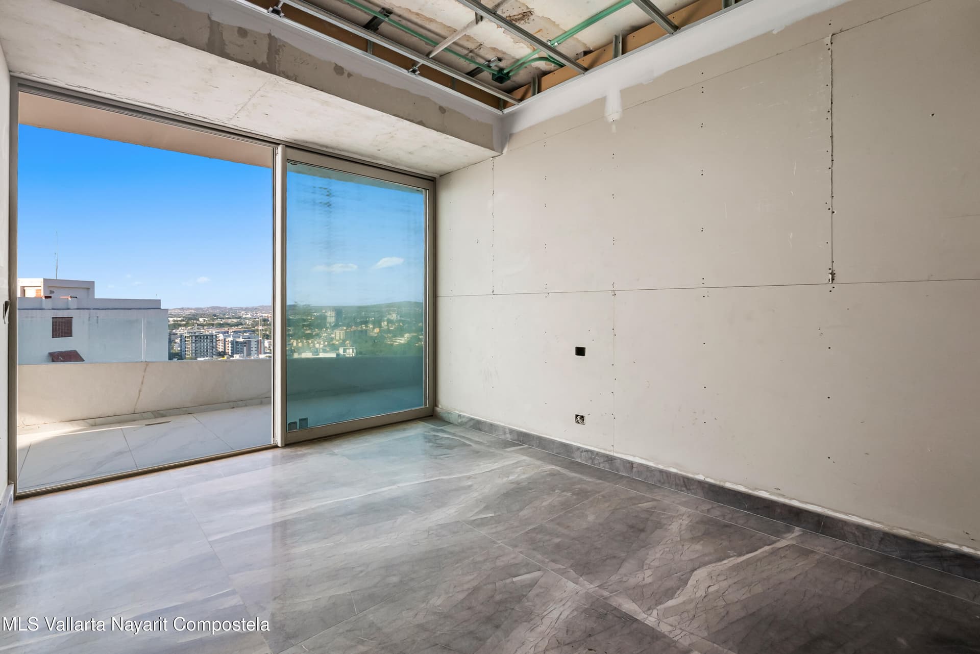 2485 Blvd Francisco Medina Ascencio 16