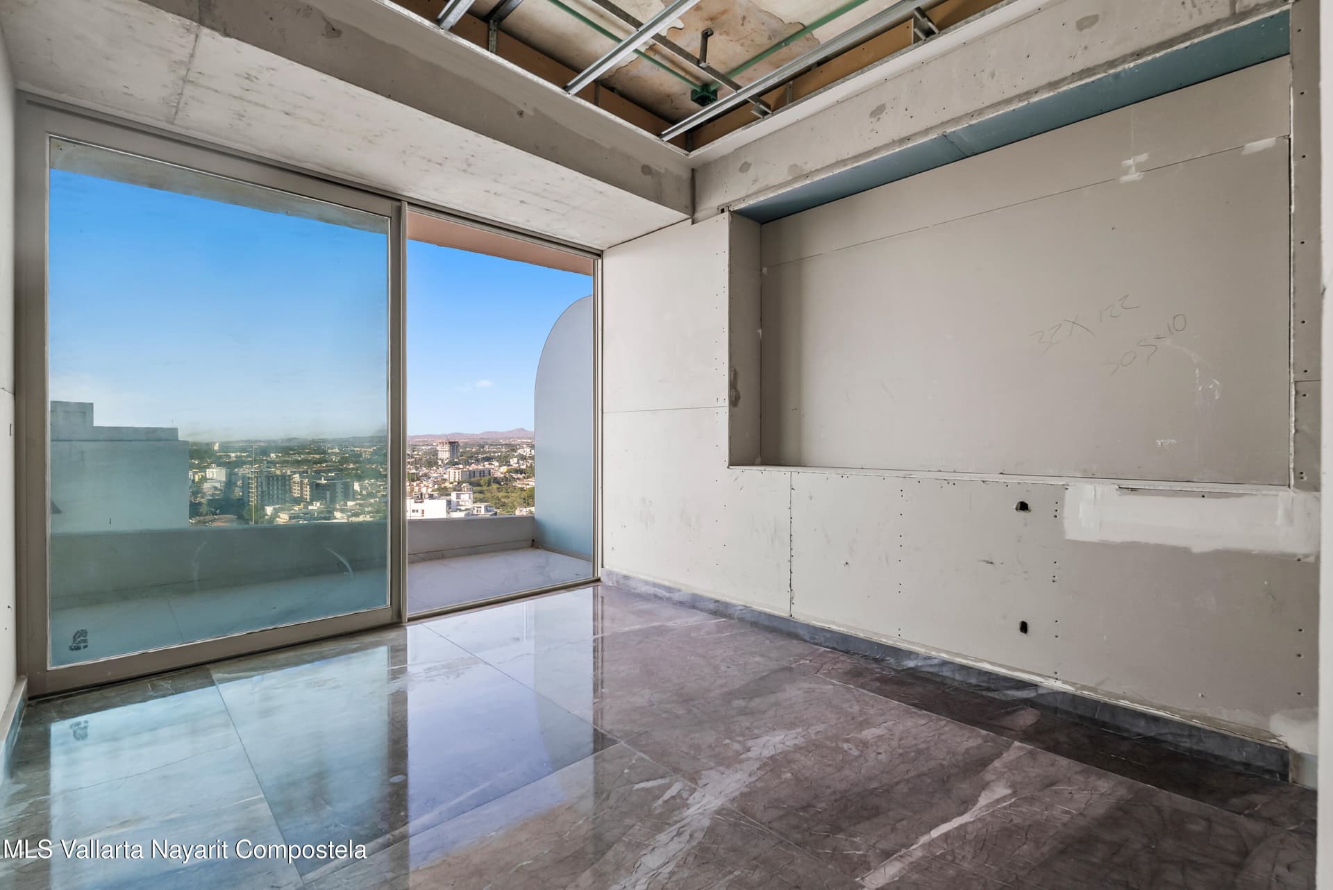 2485 Blvd Francisco Medina Ascencio 17