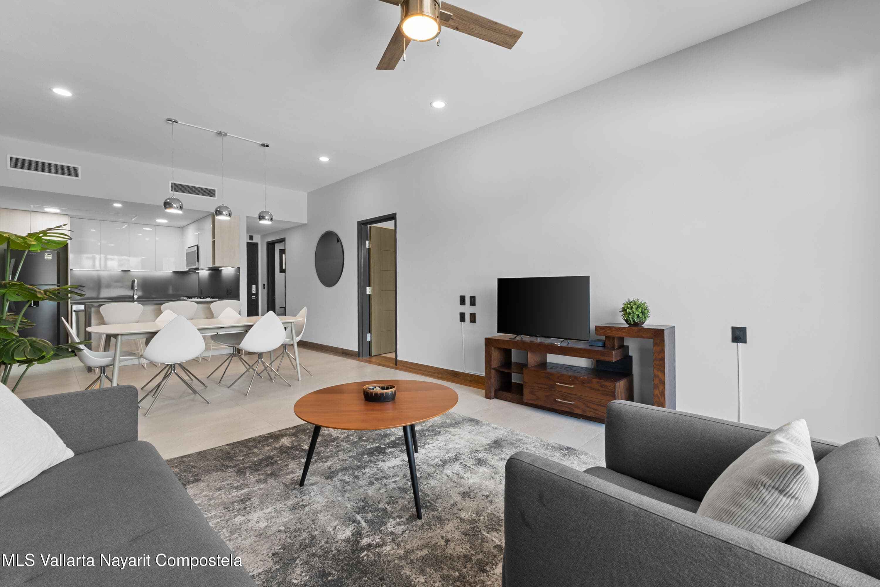 448 Encino 3