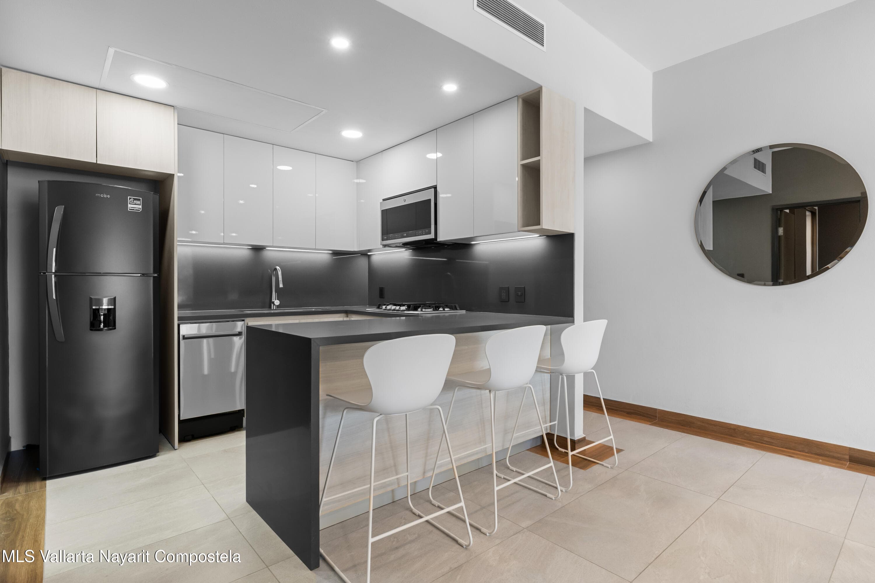448 Encino 4