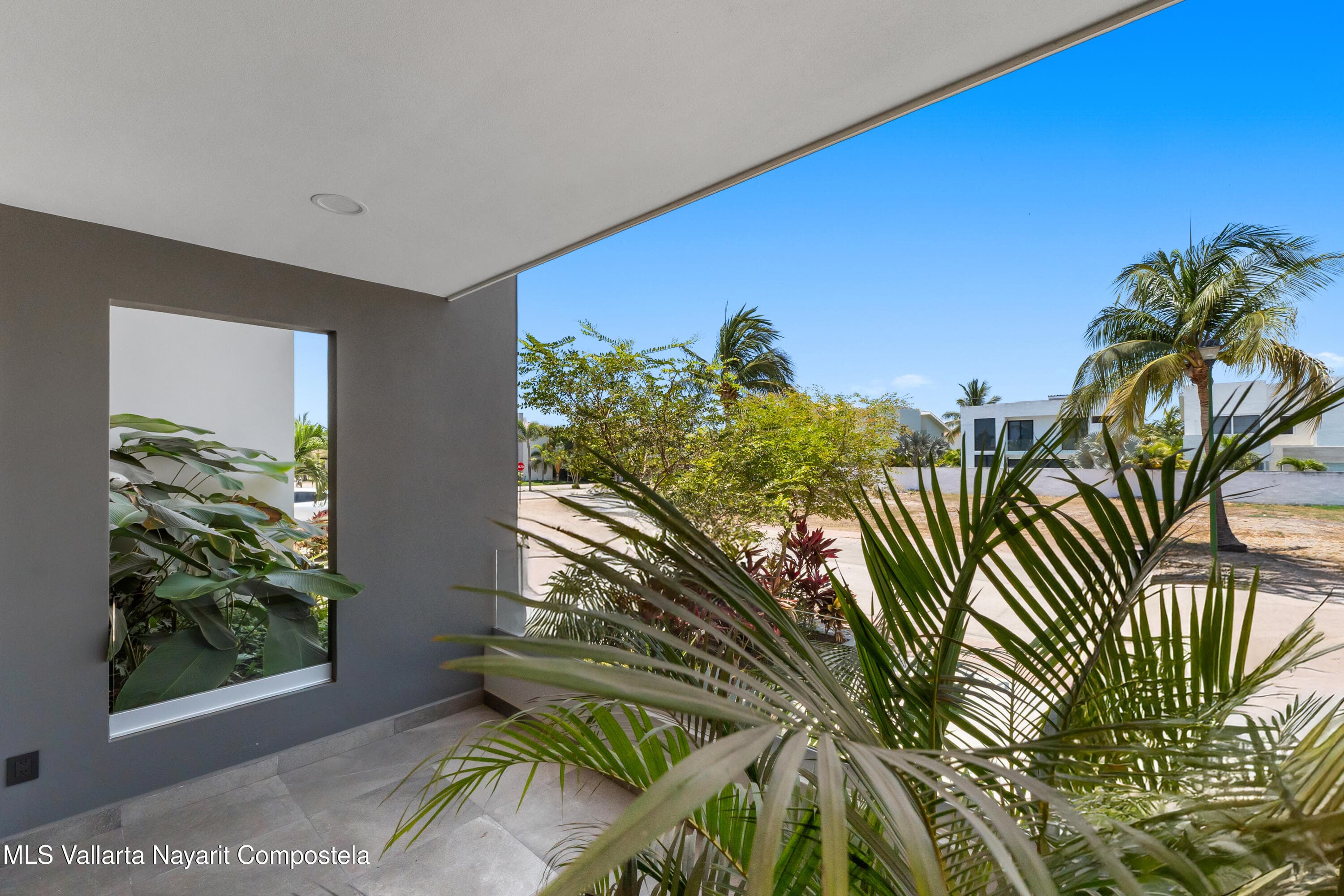 448 Encino 21