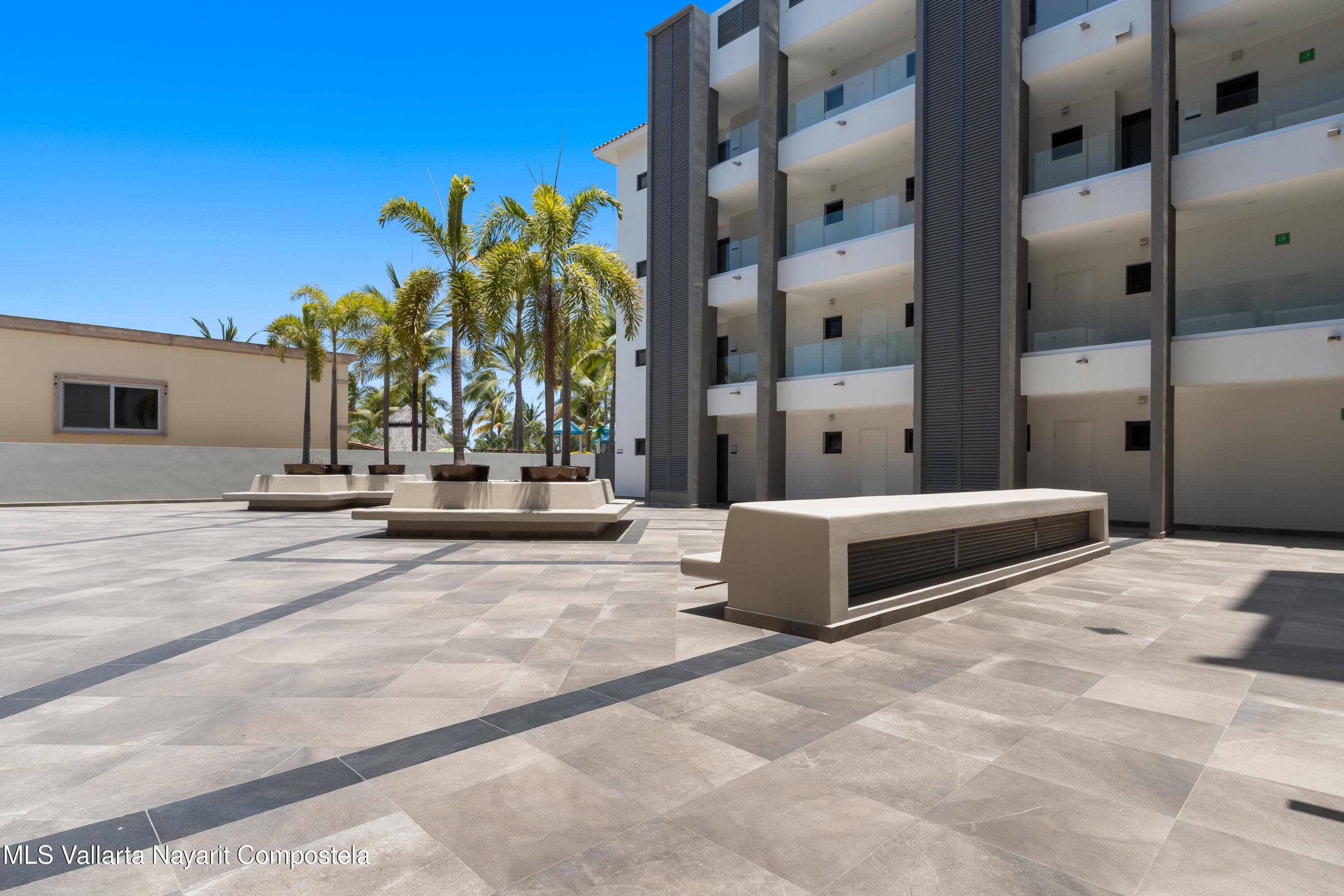 448 Encino 22
