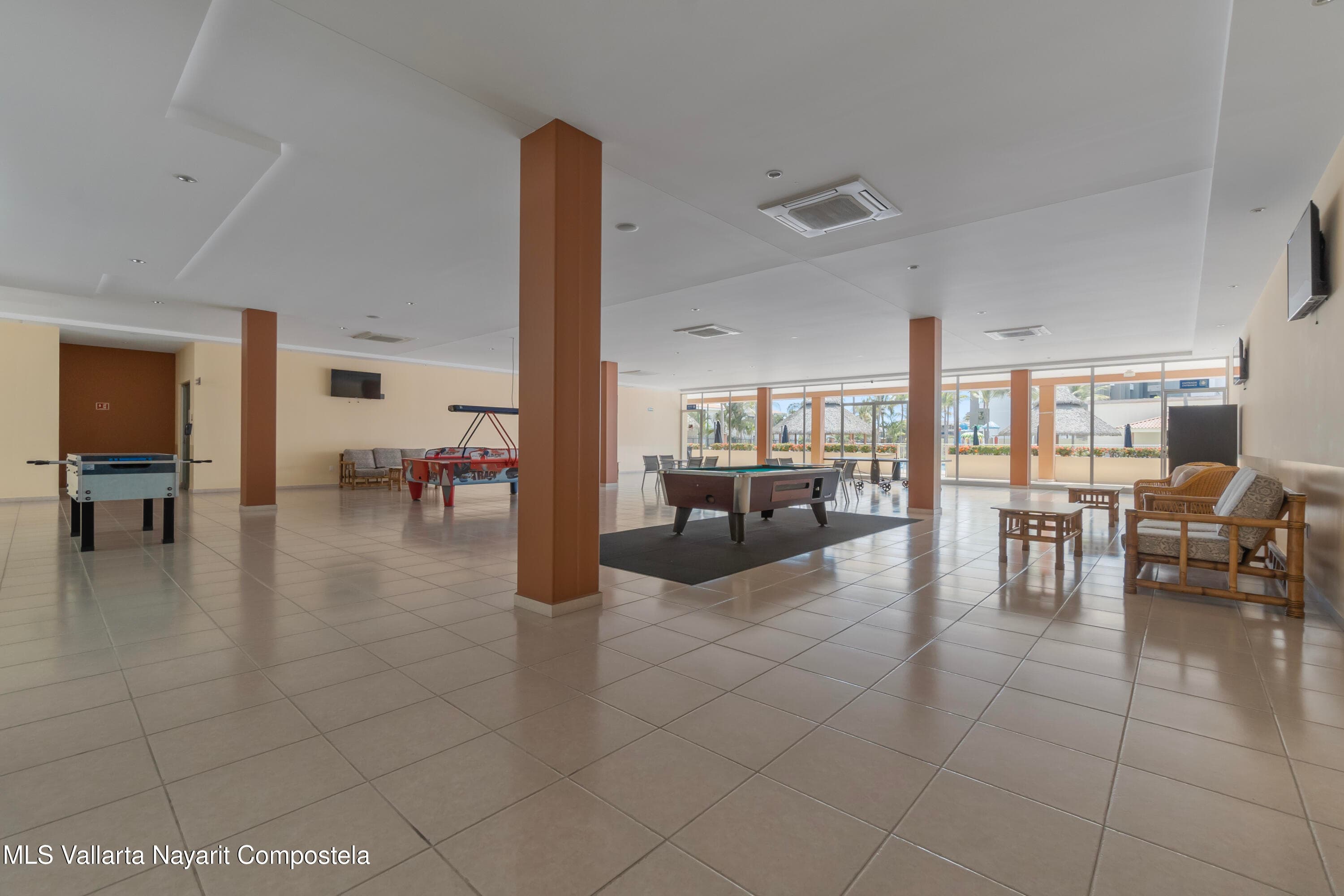 448 Encino 30