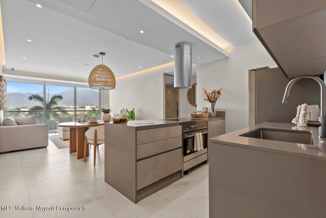 2485 Blvd Francisco Medina Ascencio 36
