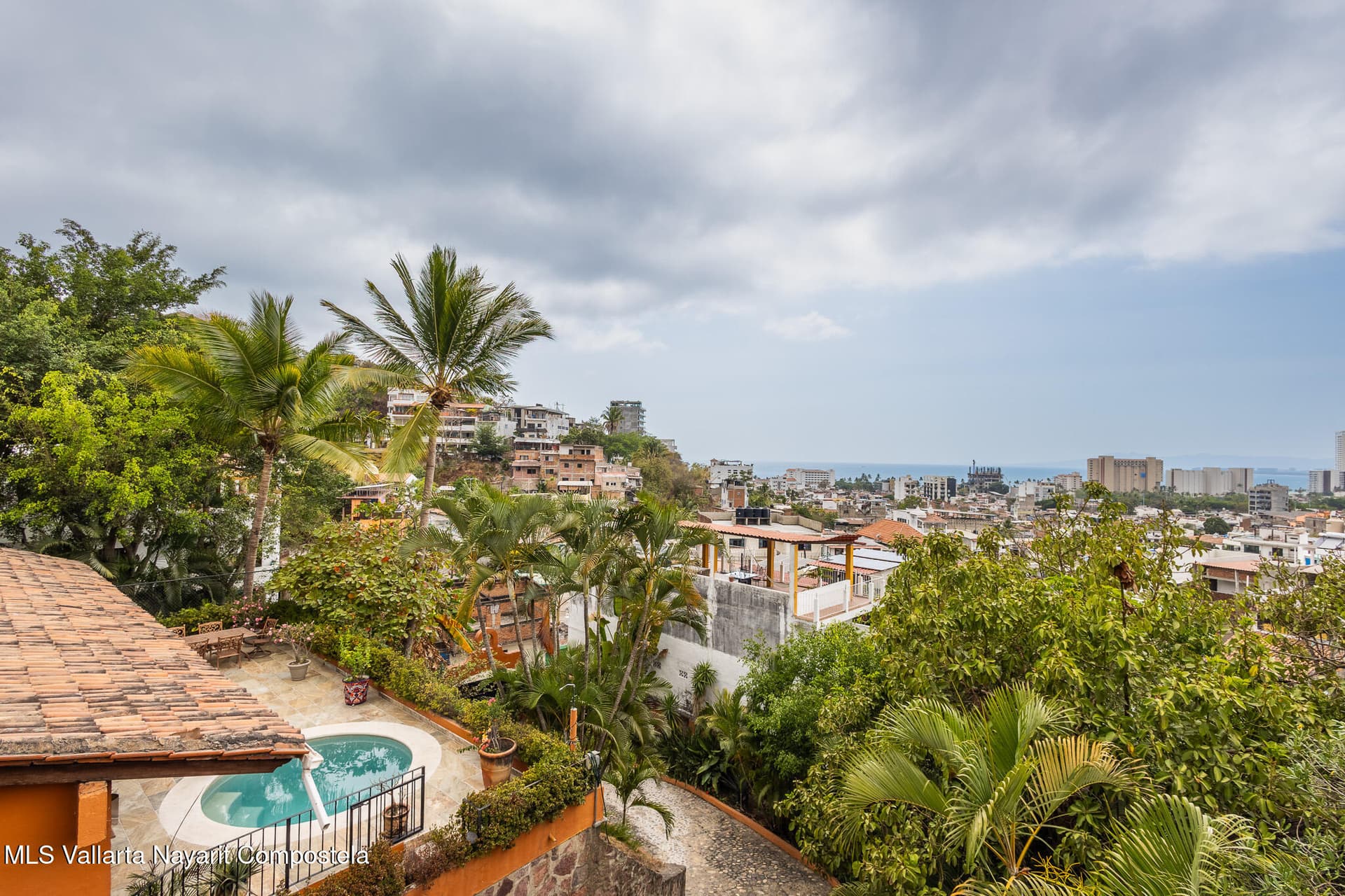 103 Privada Parota 6