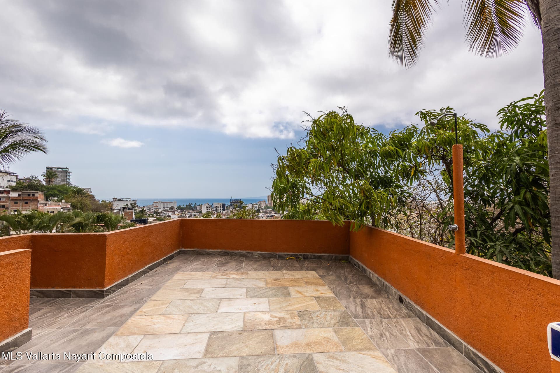 103 Privada Parota 40