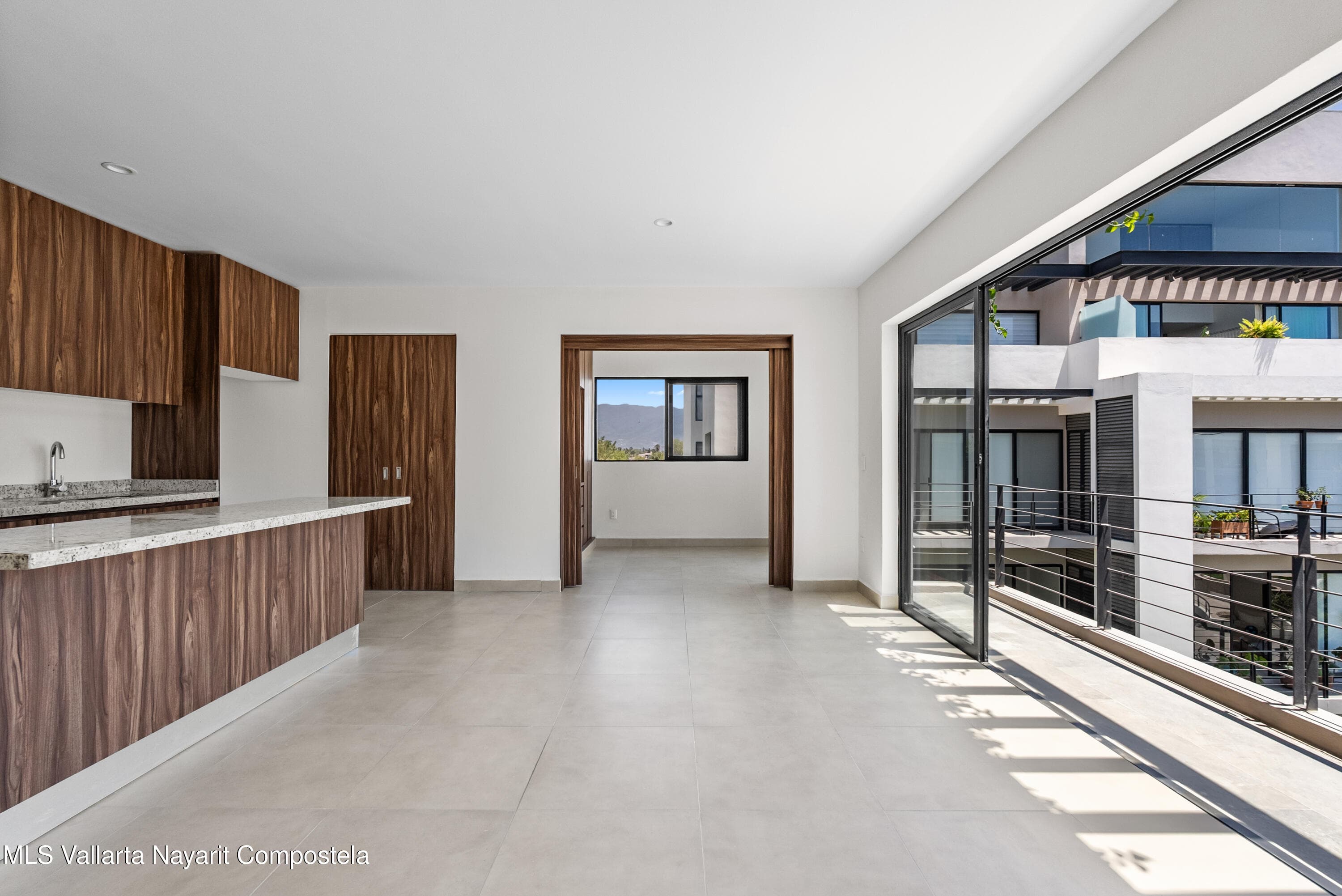 1200 Av. Mexico 9