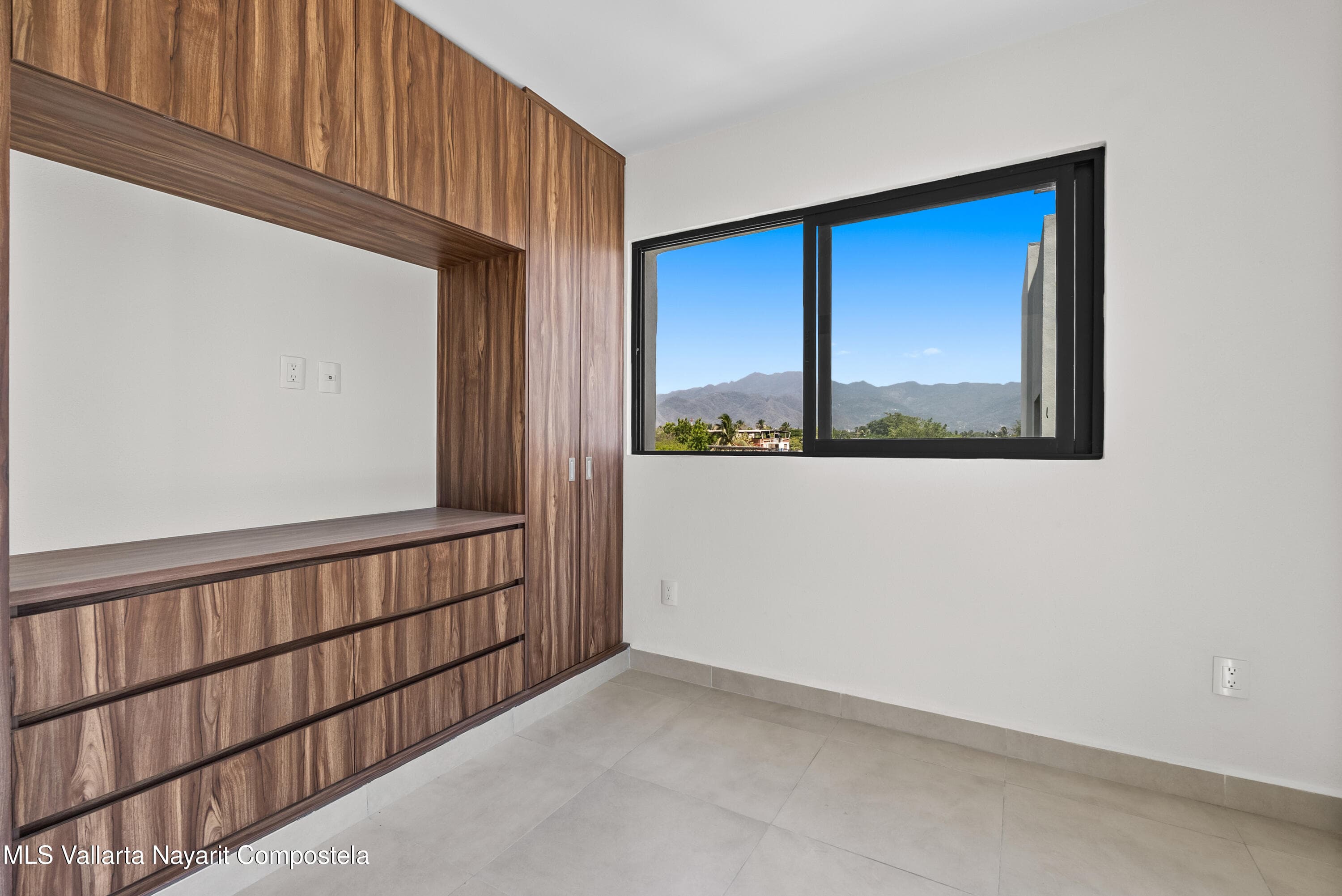 1200 Av. Mexico 11