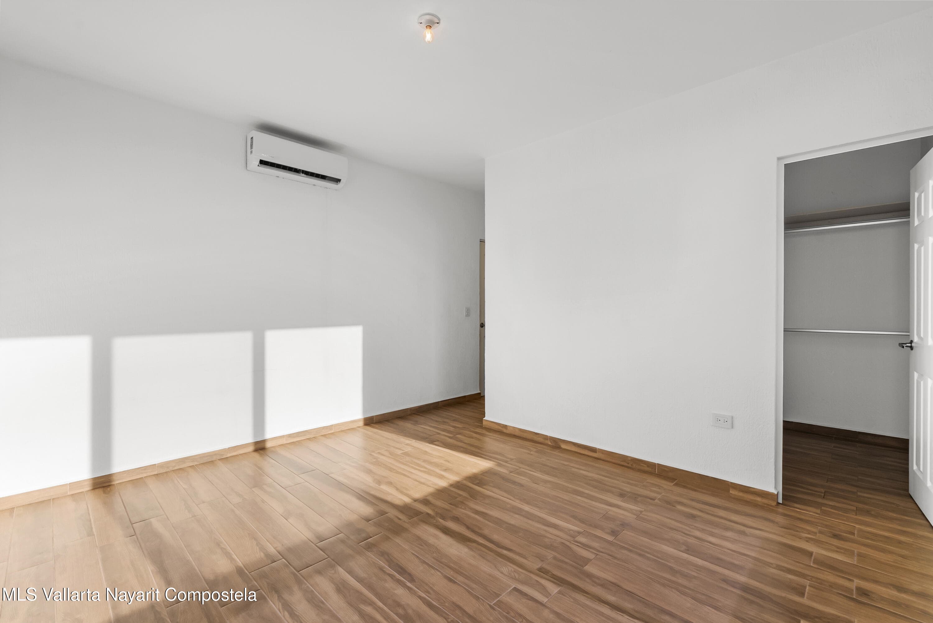 156 Palma del Rey Vilanova, Calle Bari 8