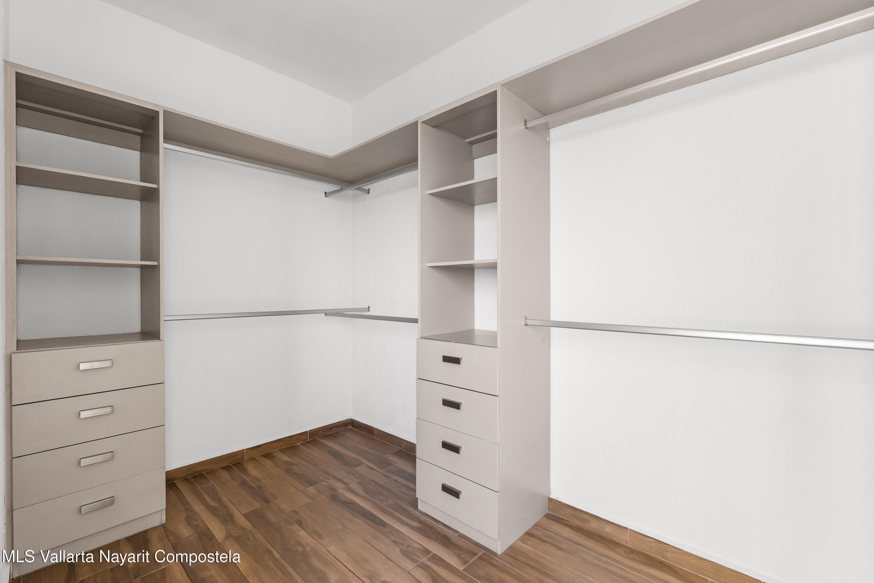 156 Palma del Rey Vilanova, Calle Bari 25