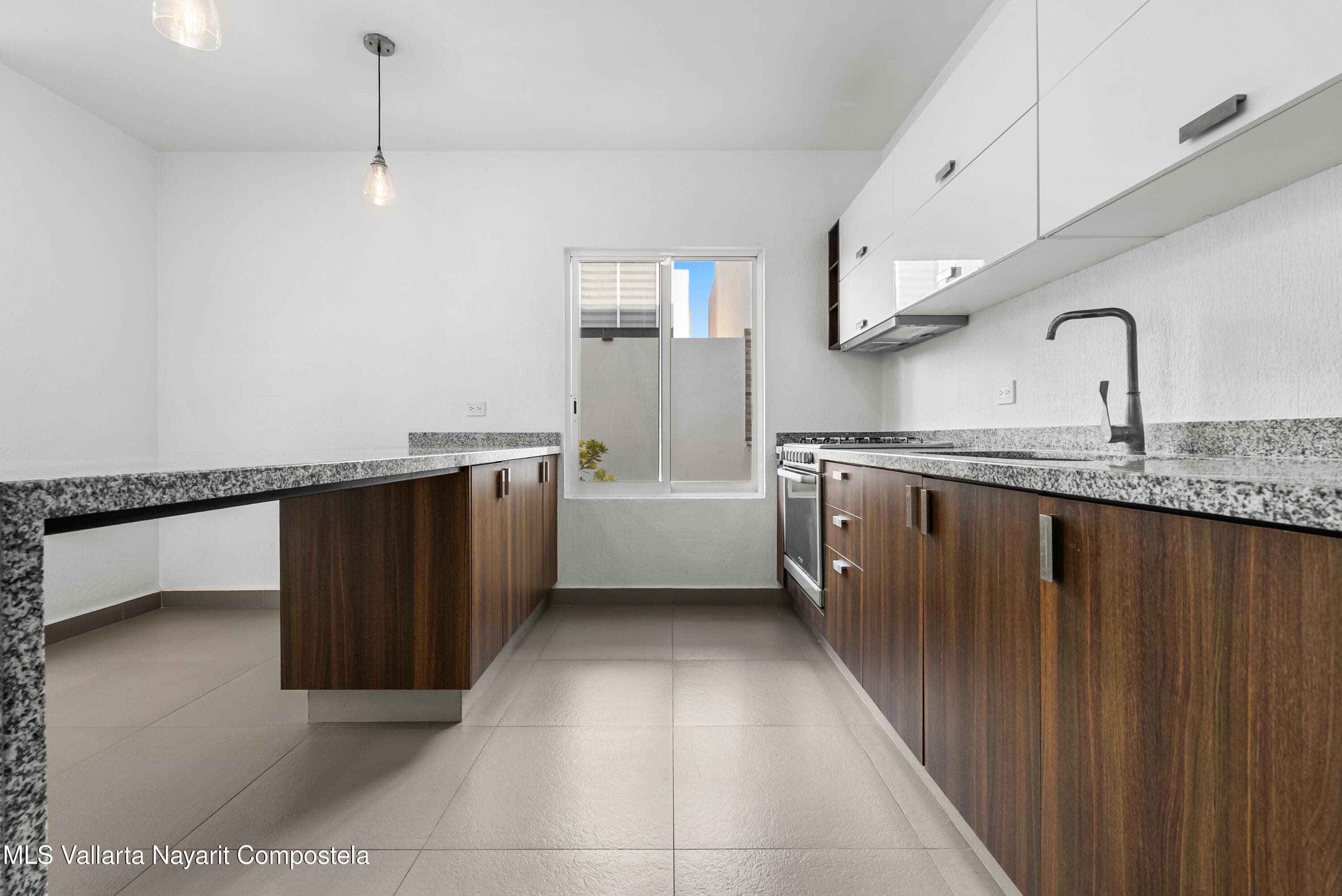 156 Palma del Rey Vilanova, Calle Bari 4