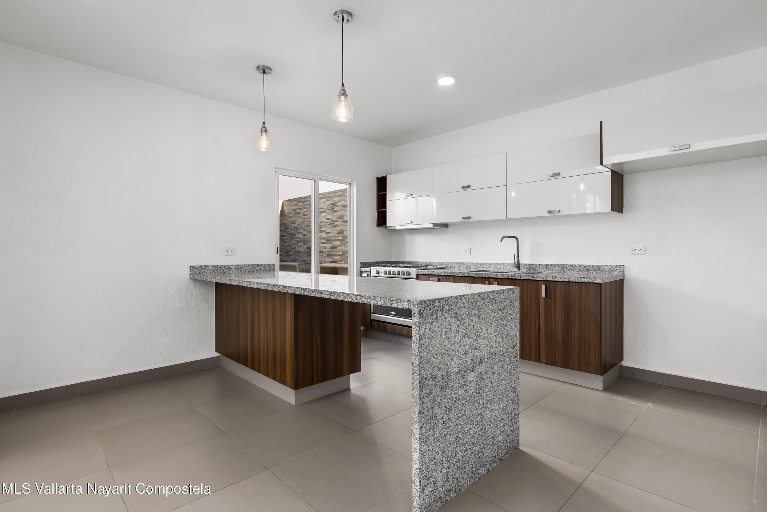 156 Palma del Rey Vilanova, Calle Bari 6