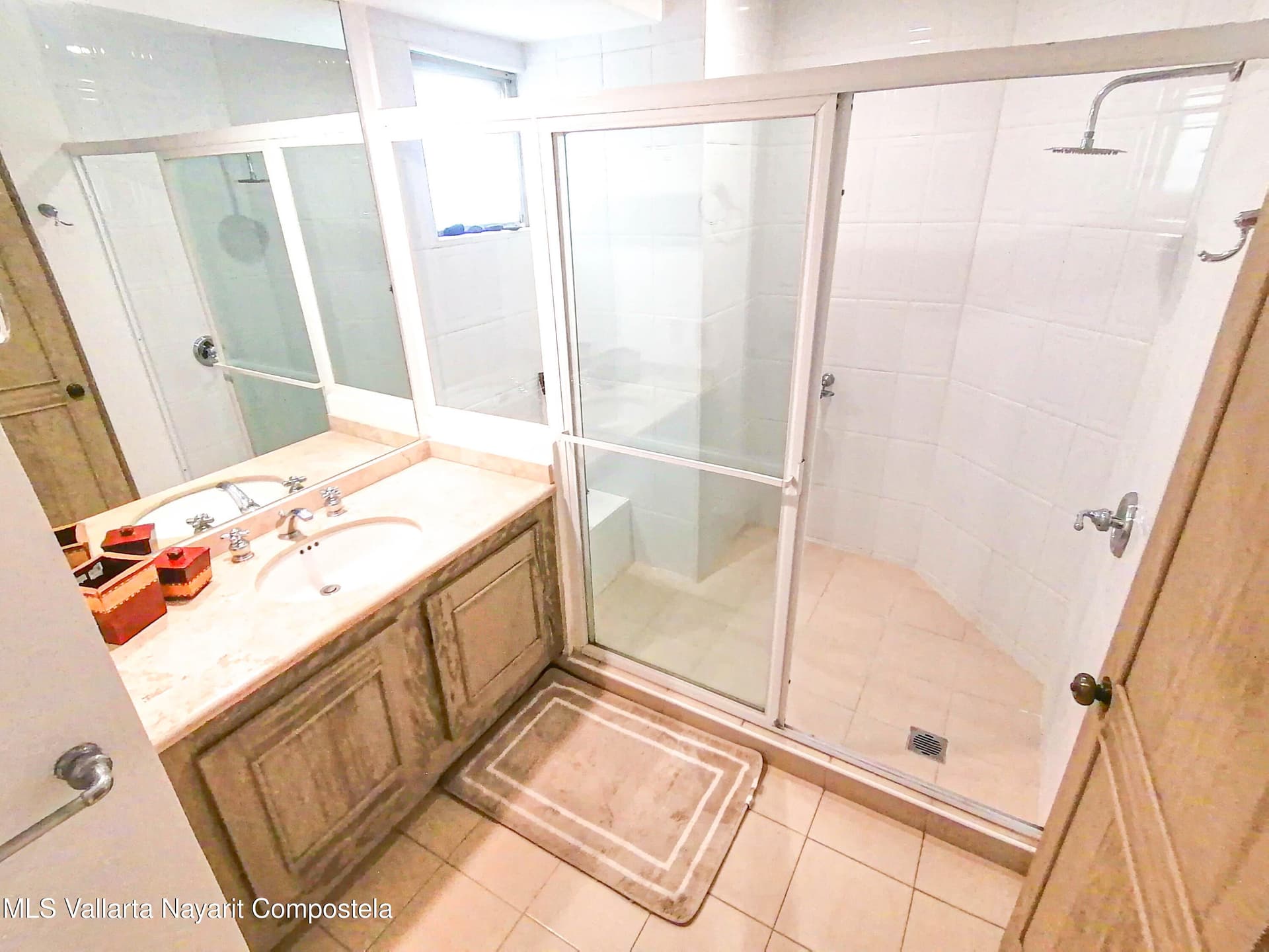Bay View Grand 18
