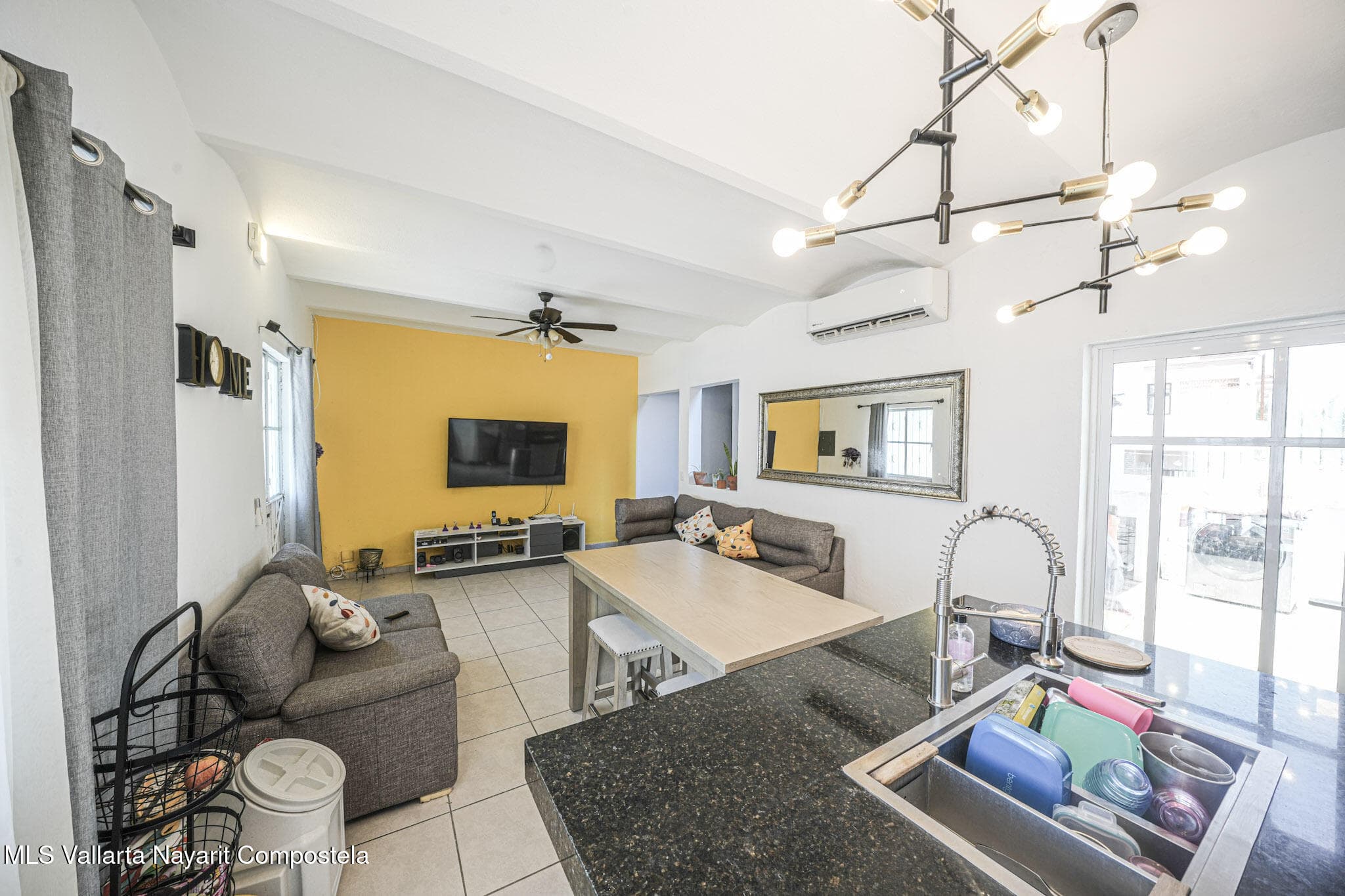 233 AVENIDA 7