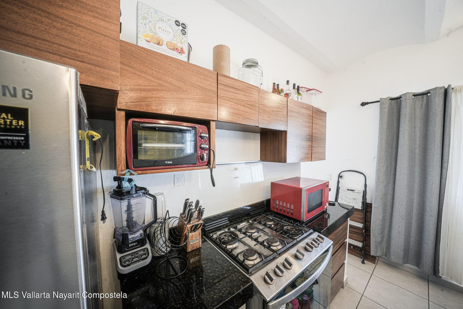233 AVENIDA 11