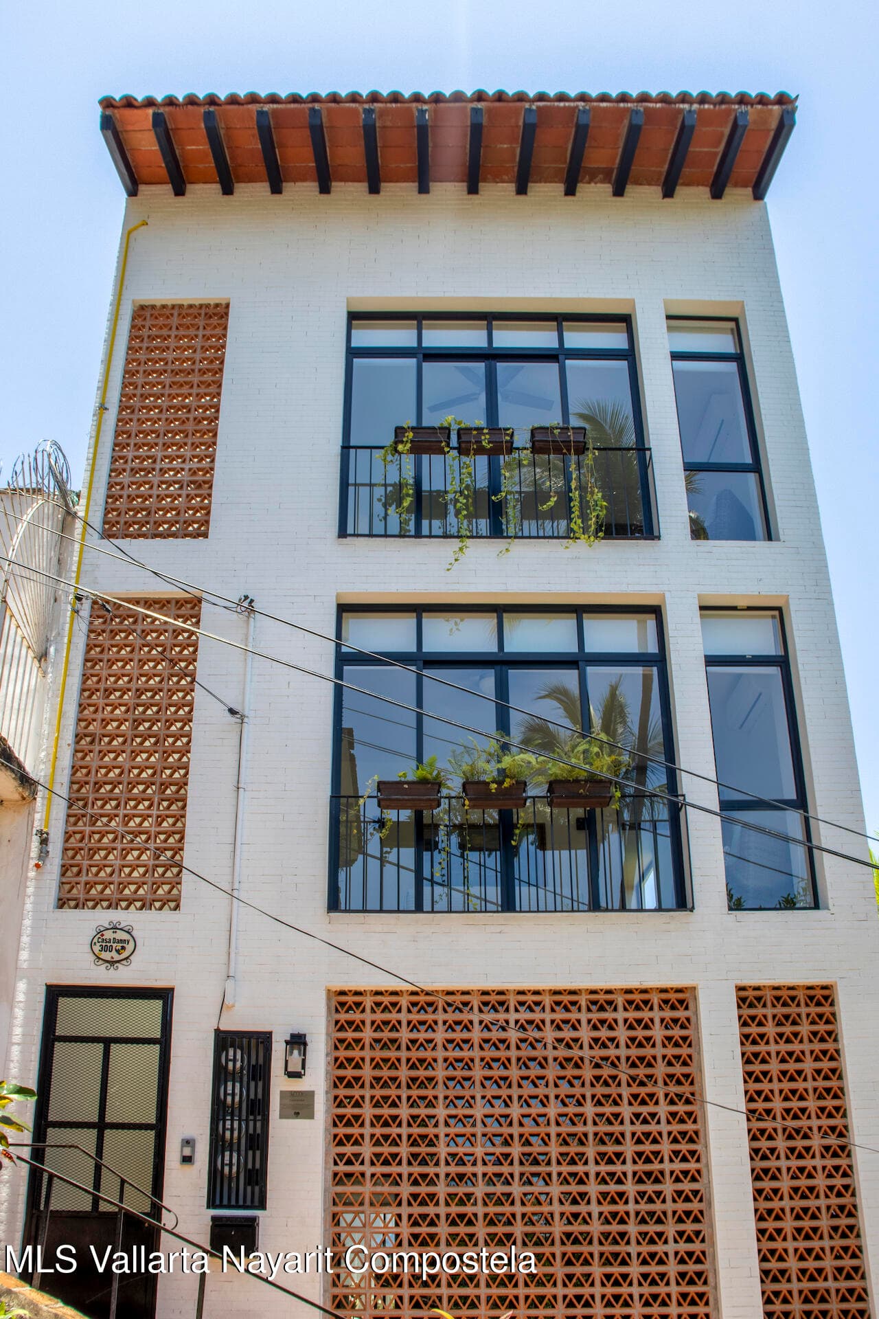 300 Calle Josefa Ortiz 4