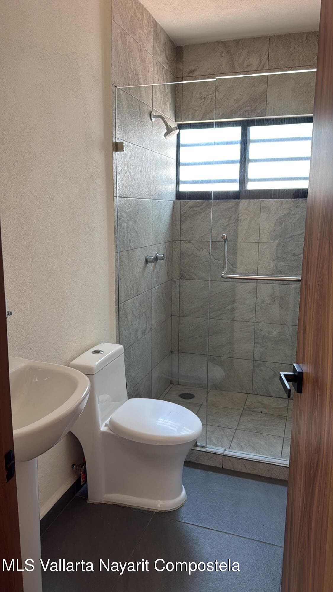 Condo 10
