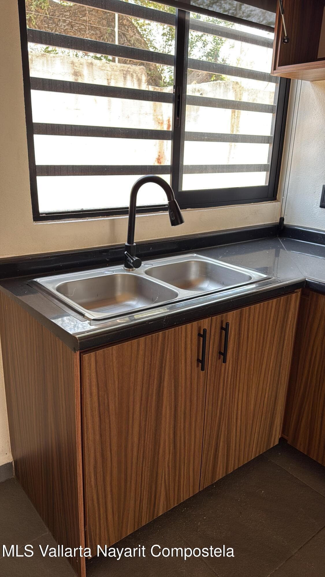 Condo 12