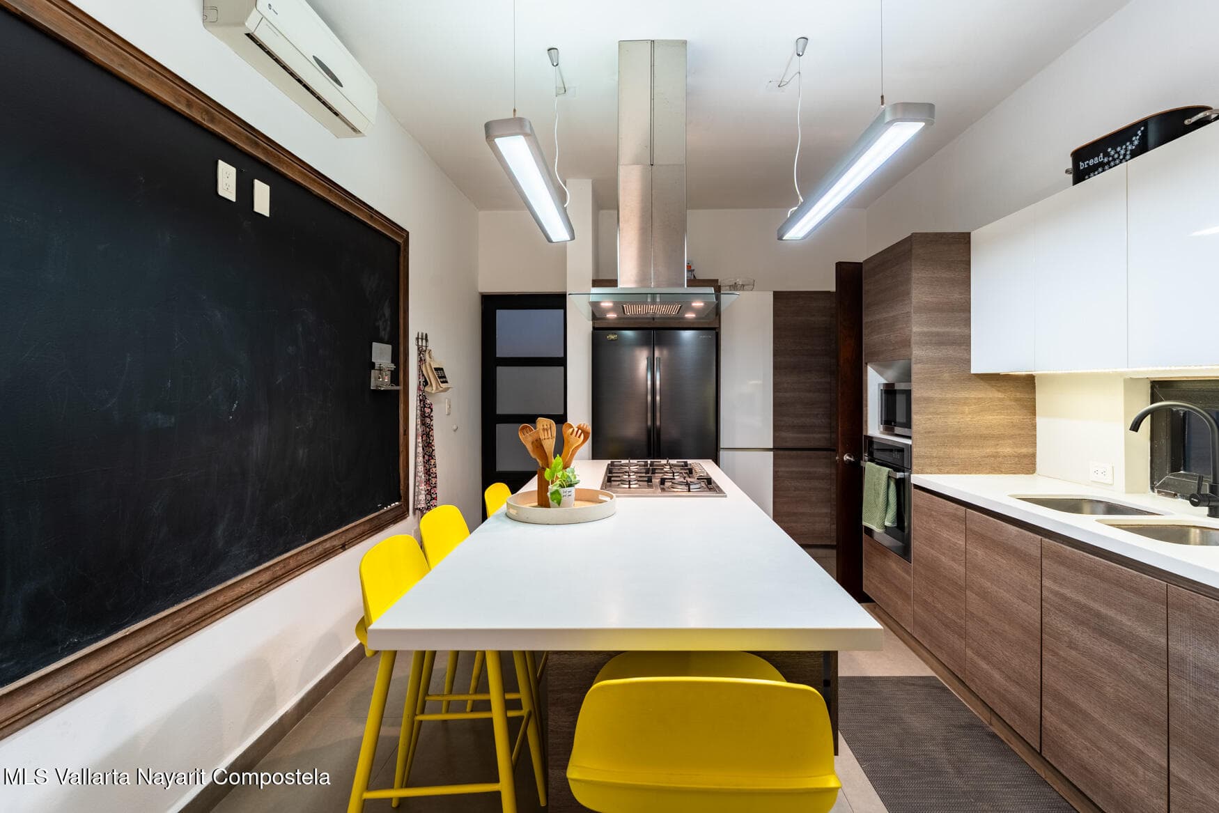574 AV. MEXICO 3