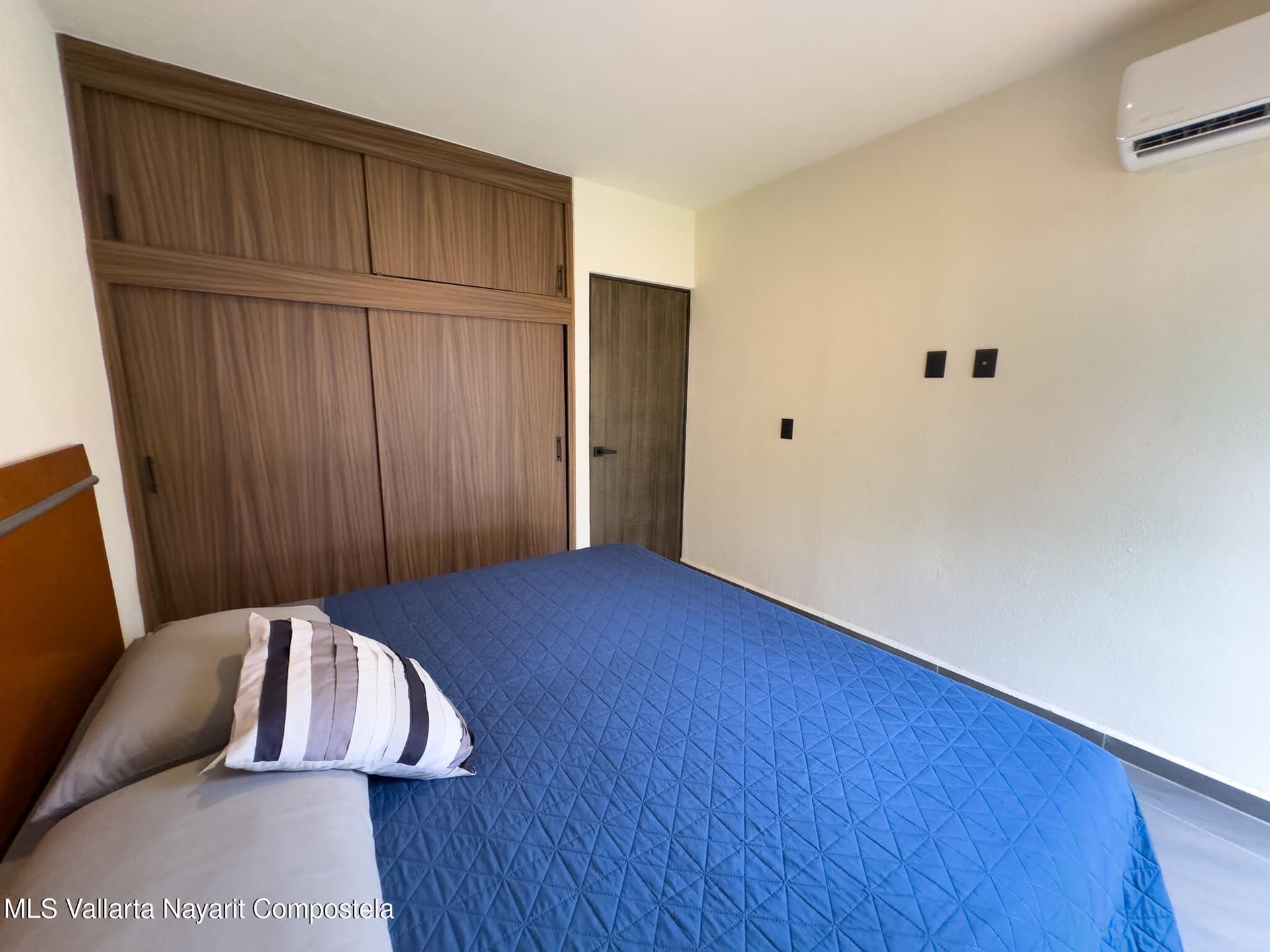 303 Paseo Foresta 18