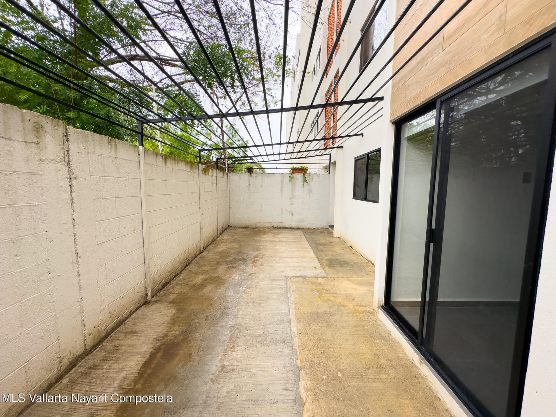 303 Paseo Foresta 27