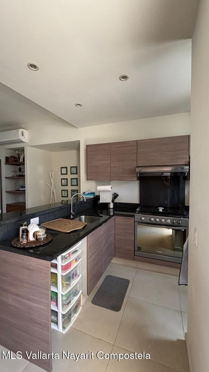 Condo 12