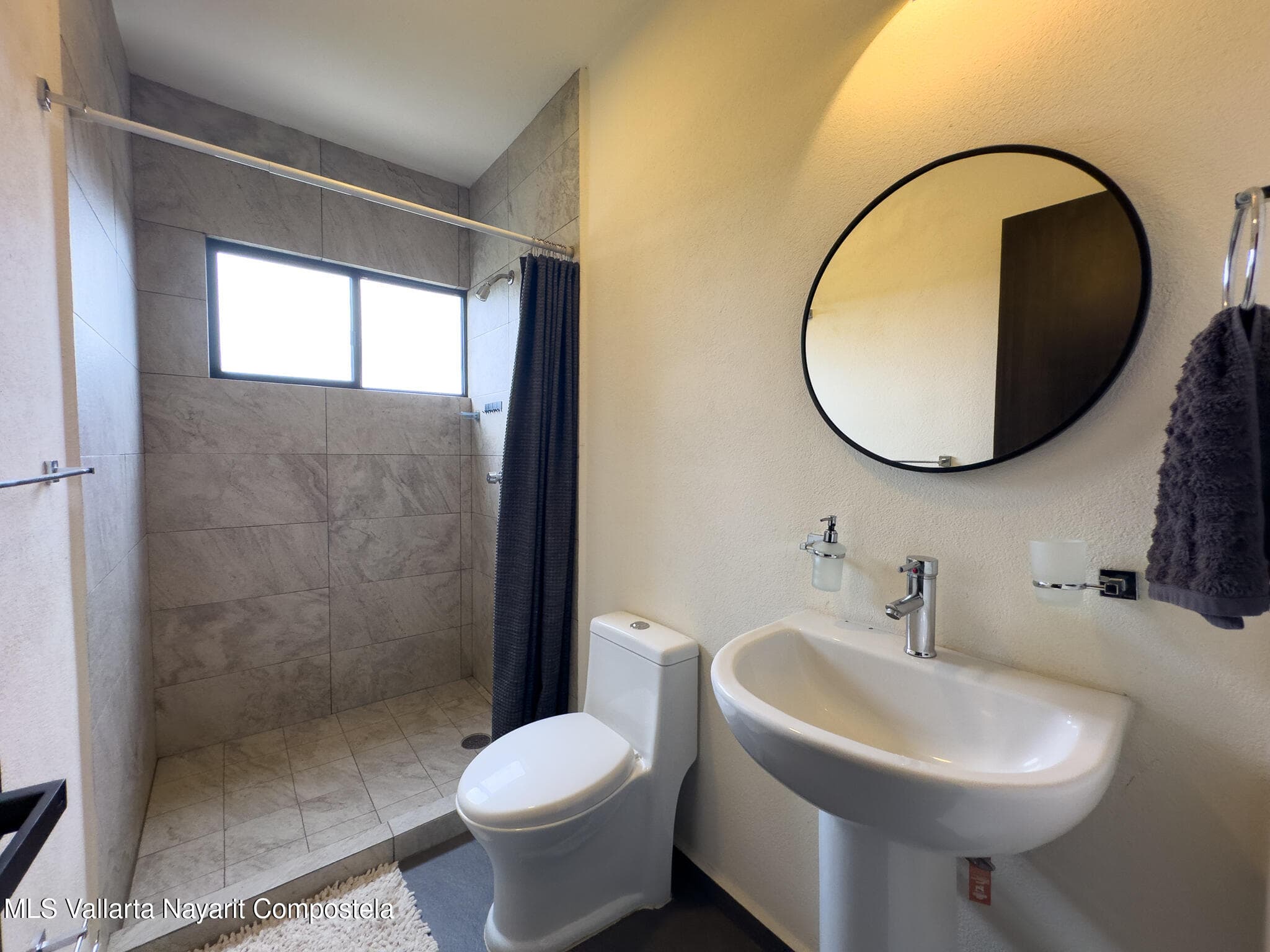 305 Paseo Foresta 19