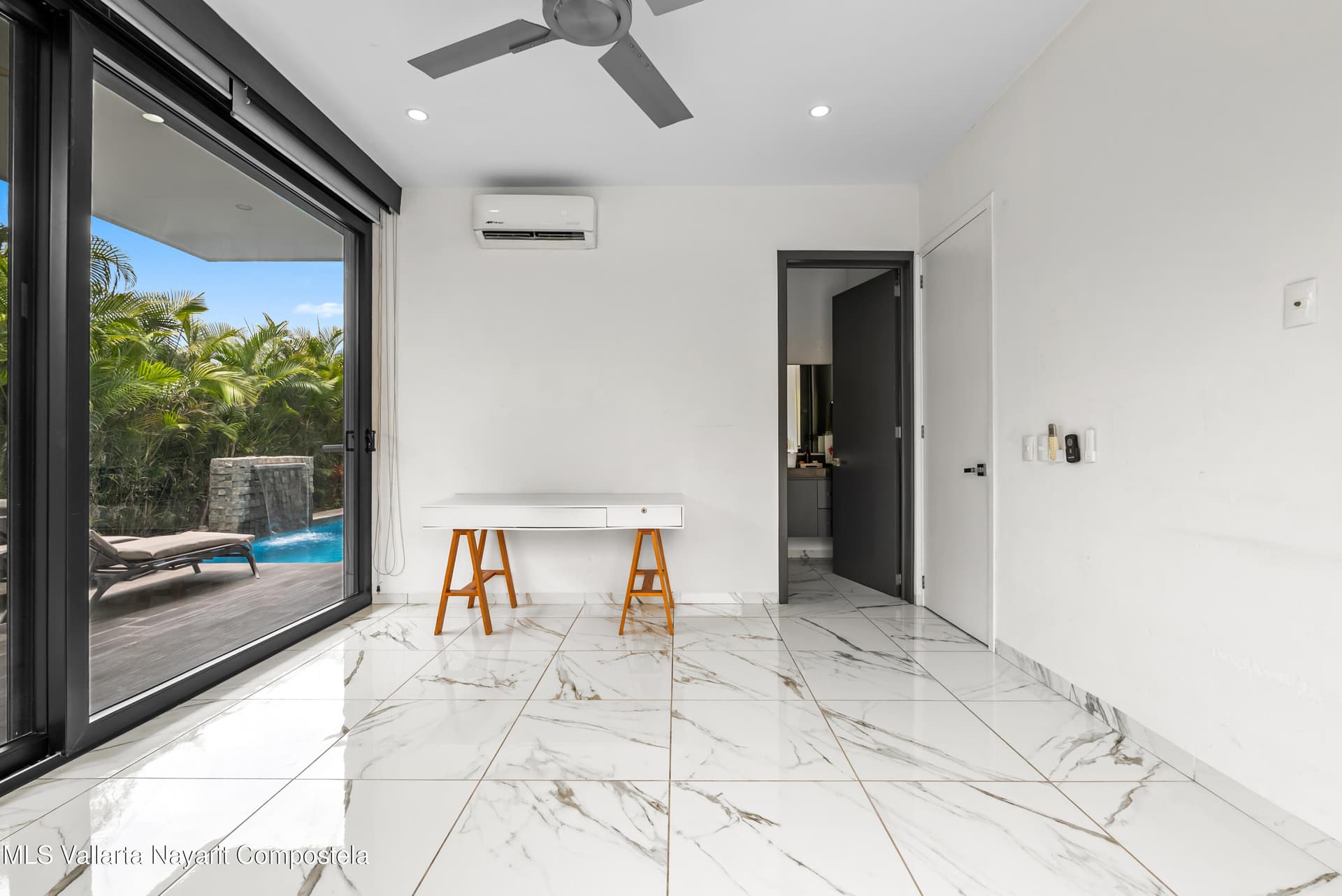 574 Av. Mexico 21