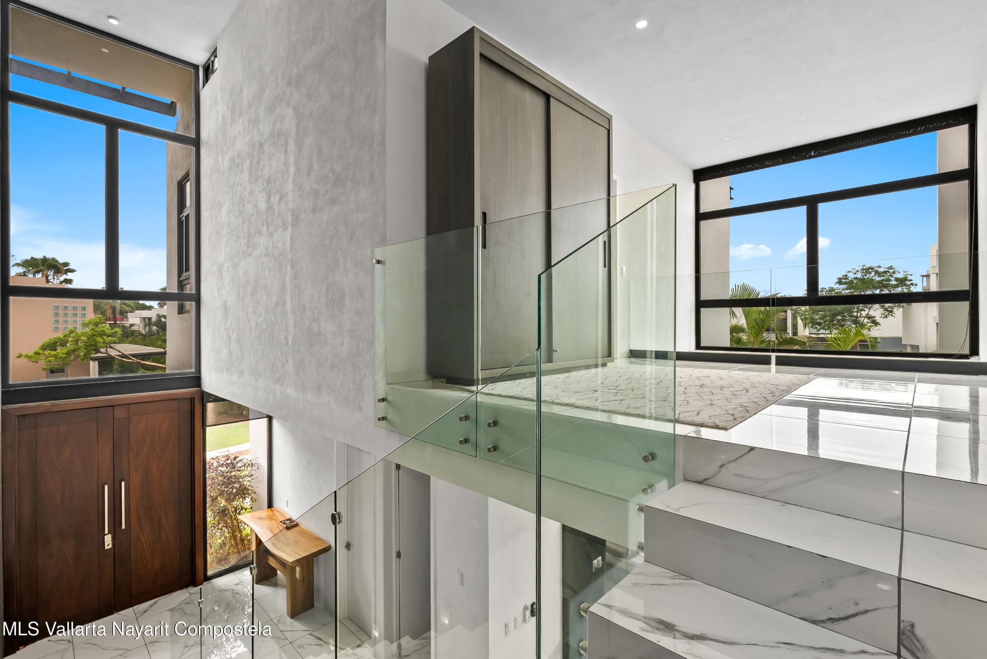 574 Av. Mexico 25