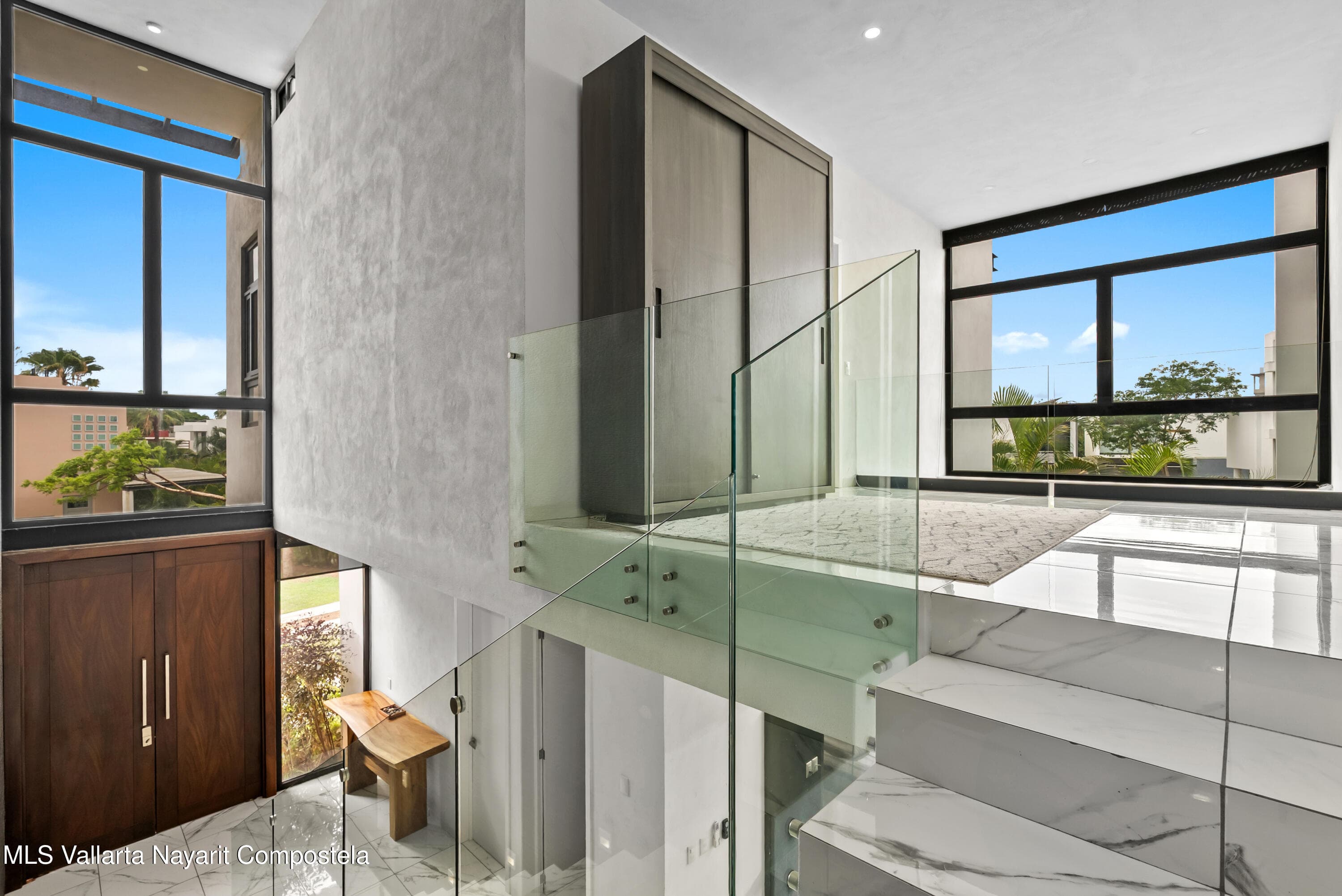 574 Av. Mexico 25