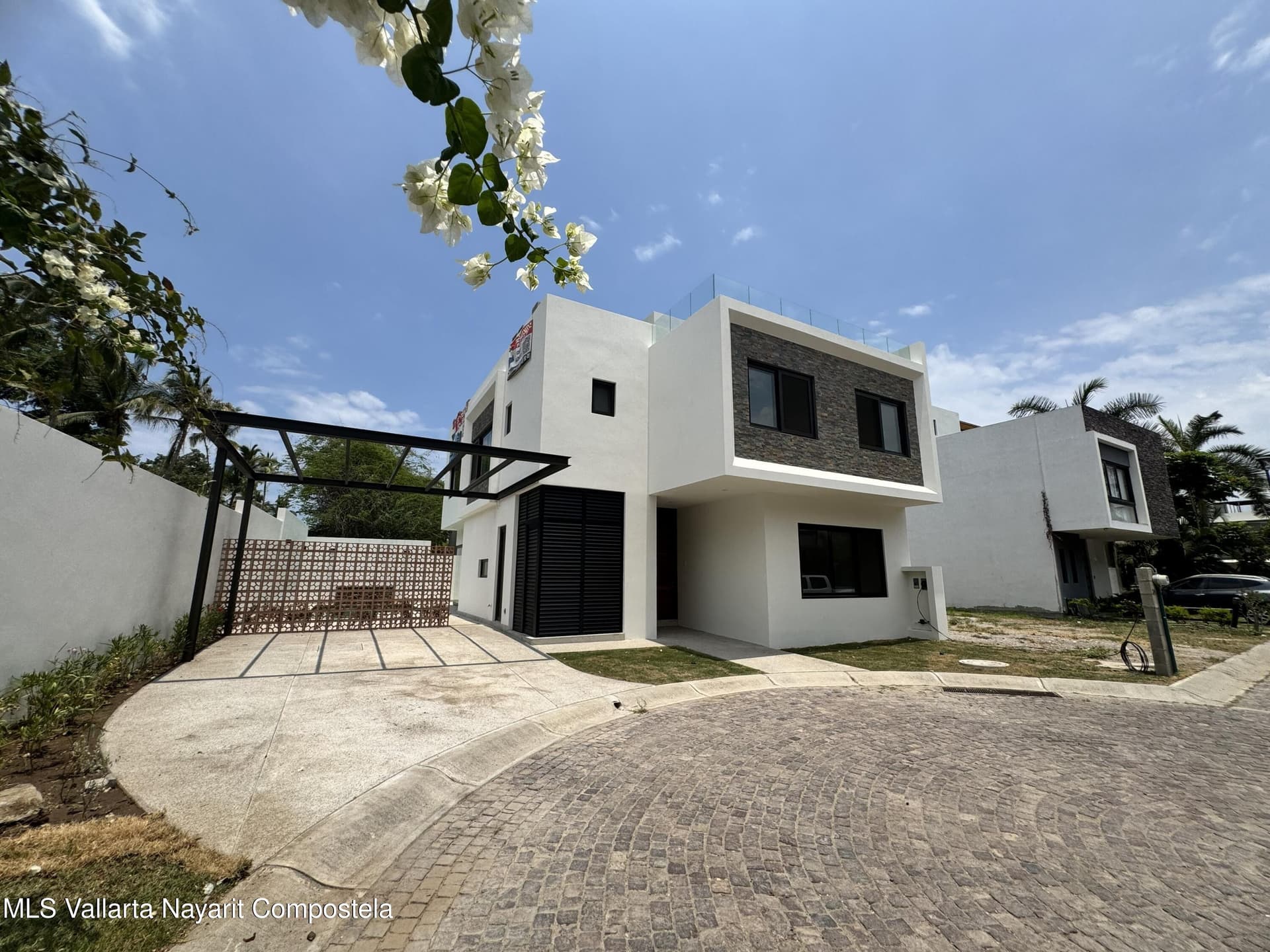 24 Paseo de las Flores 19