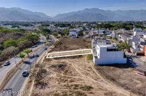 Lot 3 MzT Av. de Los Poetas 5
