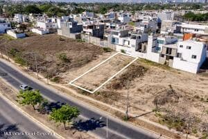 Lot 3 MzT Av. de Los Poetas 6