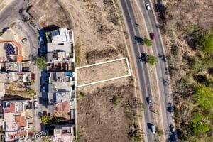 Lot 3 MzT Av. de Los Poetas 4