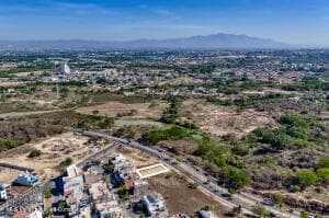Lot 3 MzT Av. de Los Poetas 8