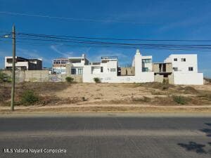 Lot 3 MzT Av. de Los Poetas 10