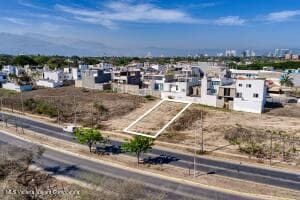 Lot 3 MzT Av. de Los Poetas 9