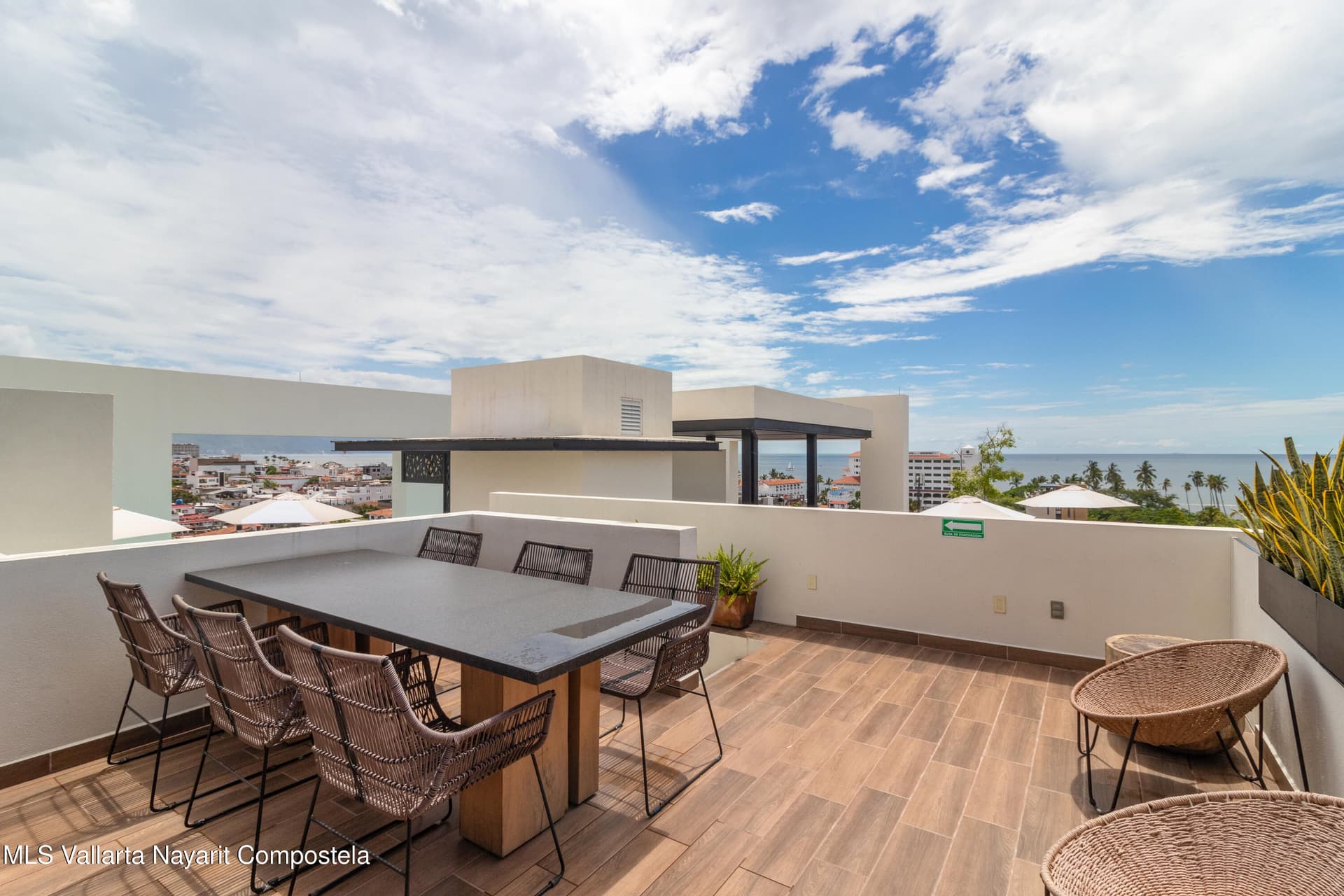 The Colonial 38