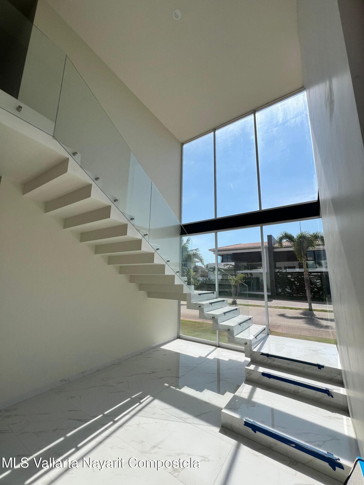 305 Cedro street 4