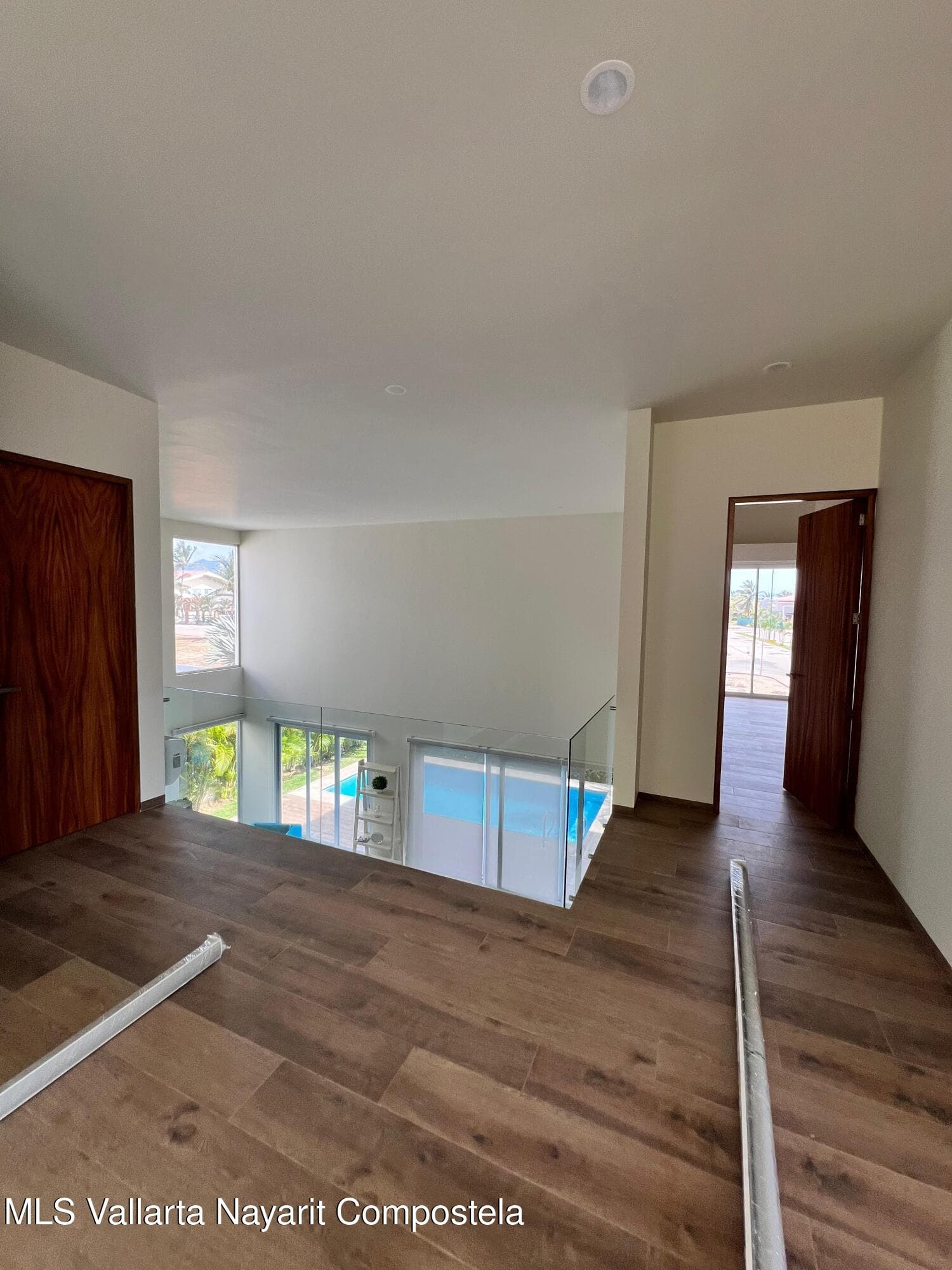 305 Cedro street 7