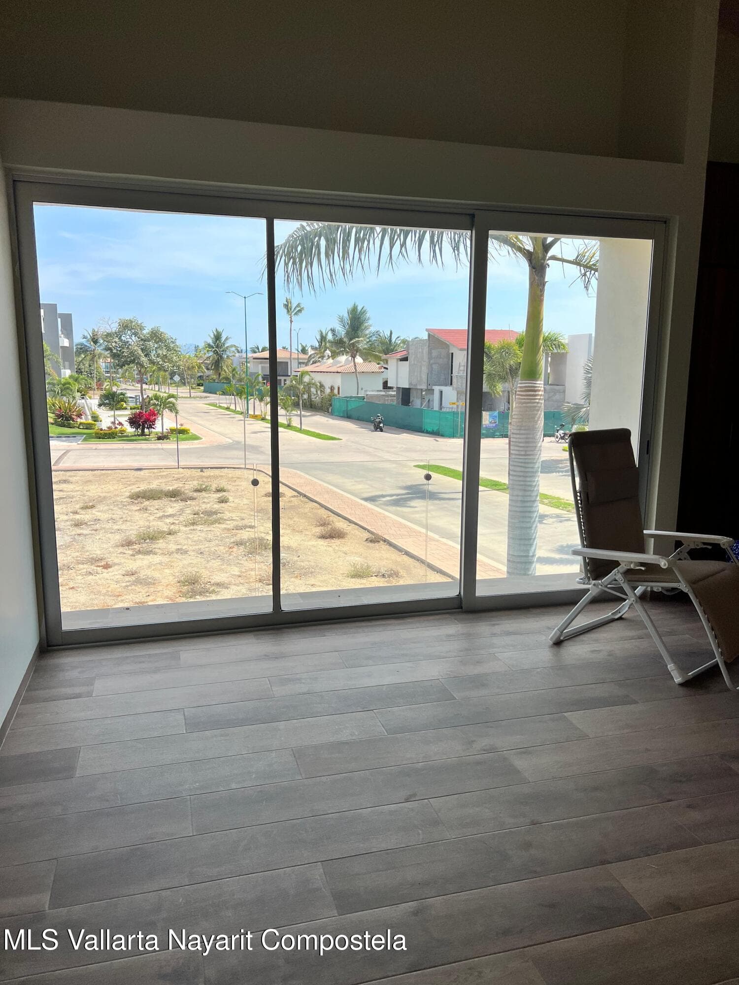 305 Cedro street 9