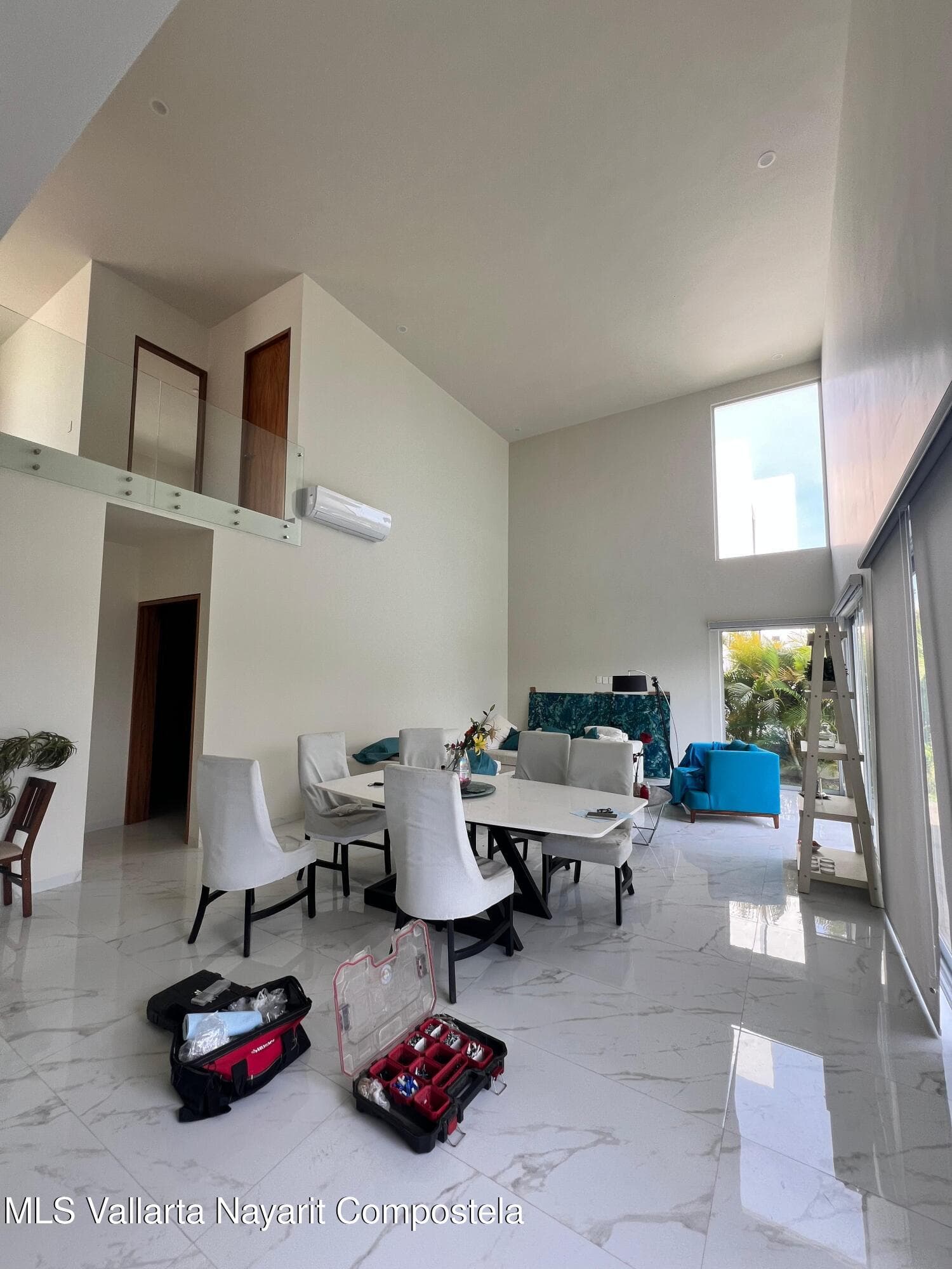 305 Cedro street 16