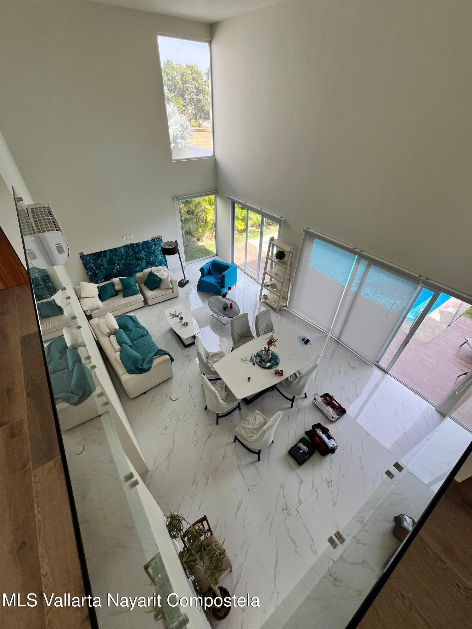 305 Cedro street 19