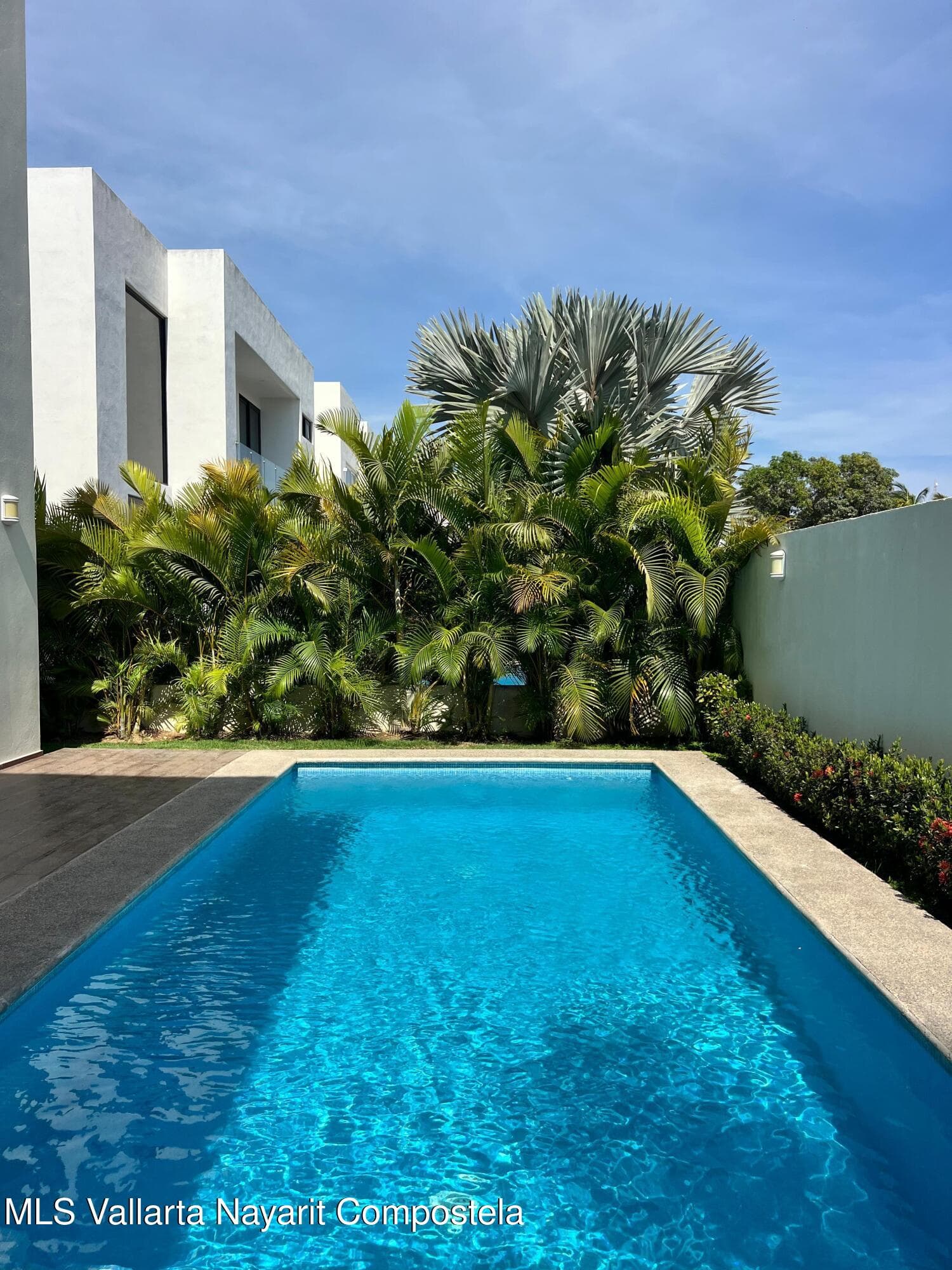 305 Cedro street 5