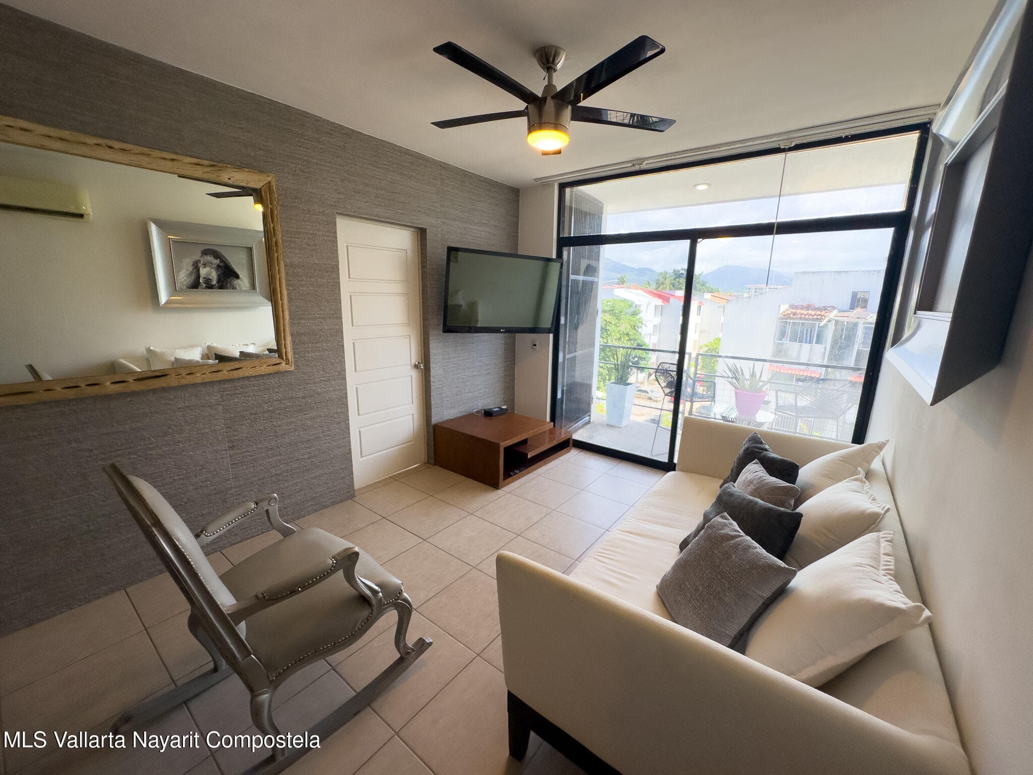 447 Avenida Mezquite 7