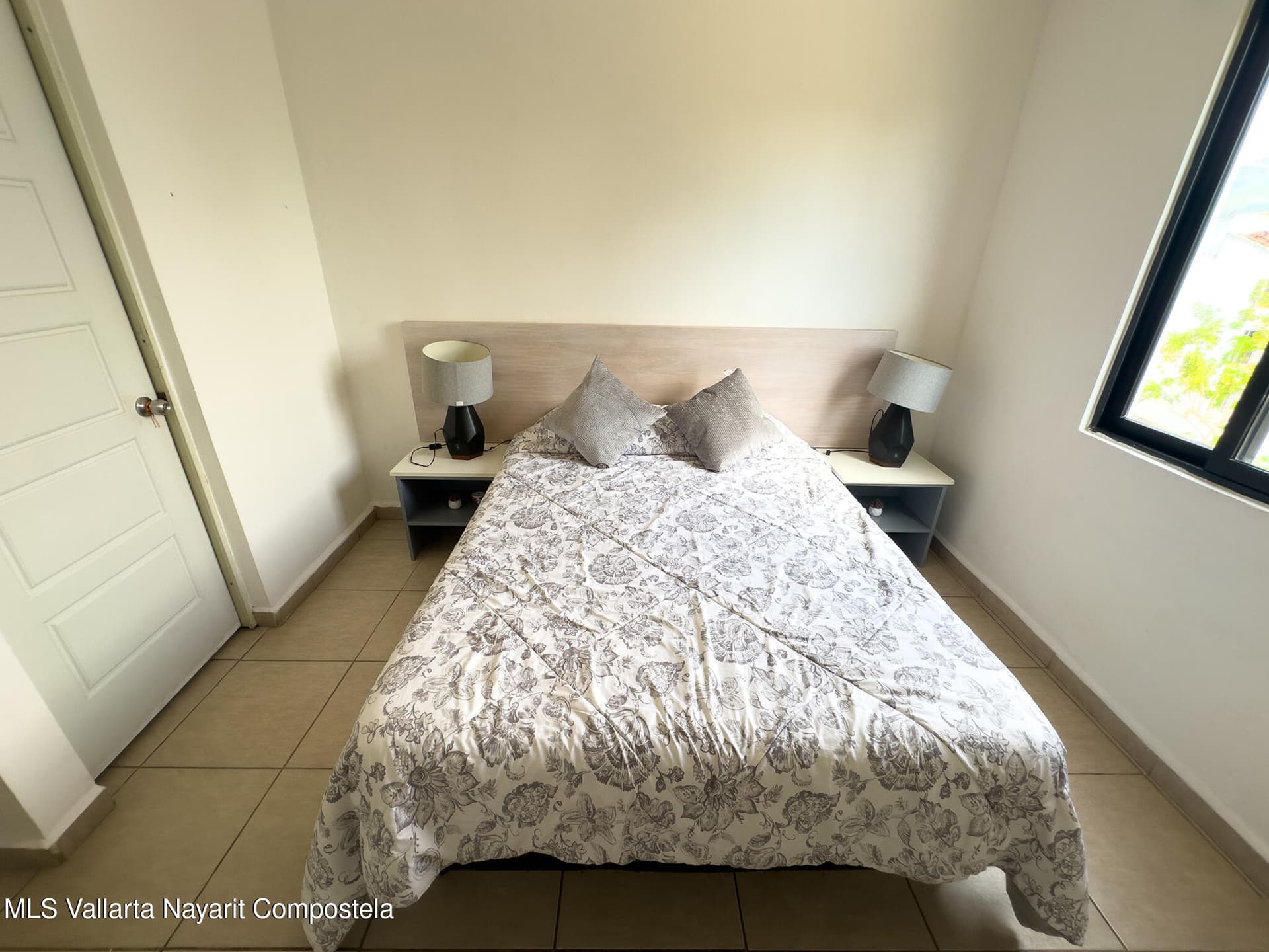 447 Avenida Mezquite 17