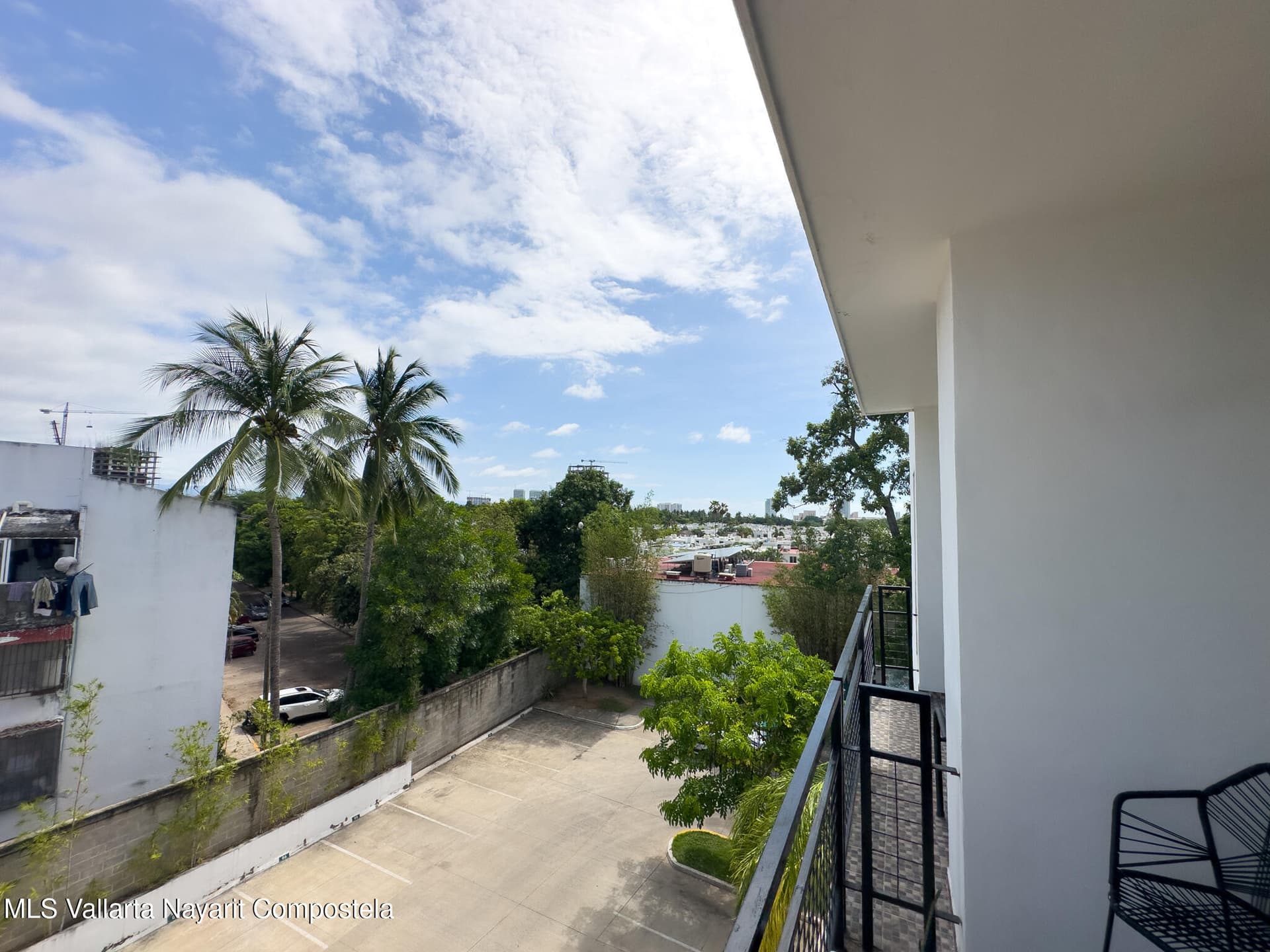 447 Avenida Mezquite 32