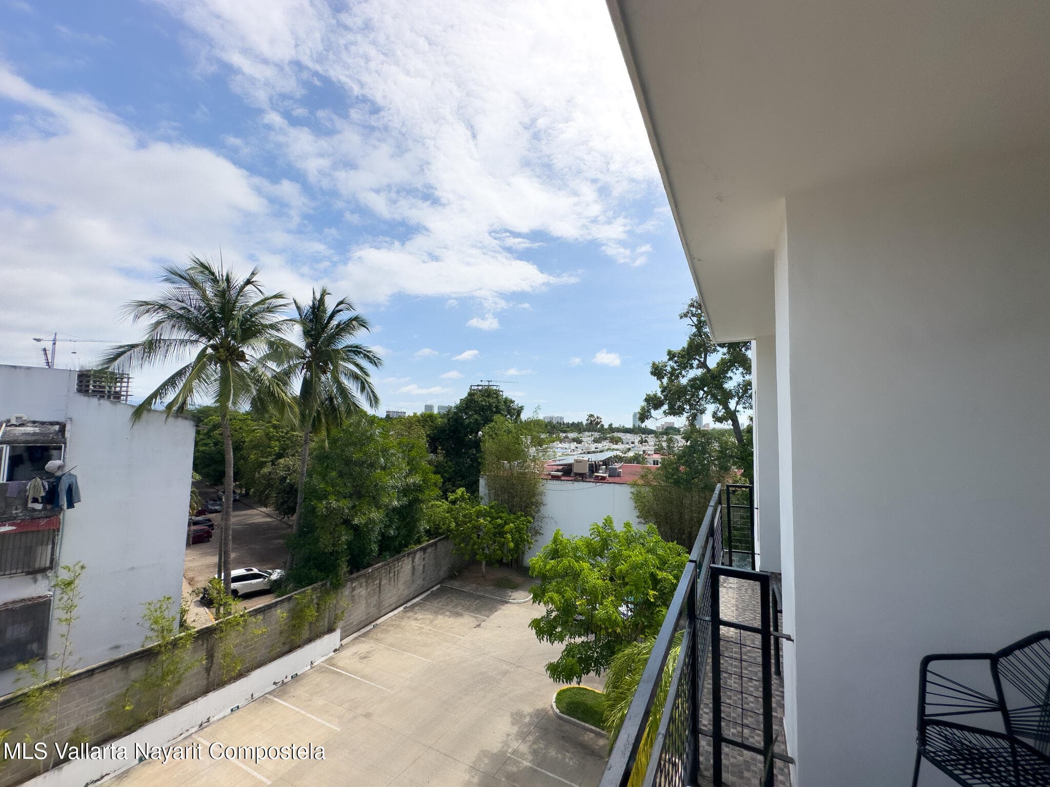 447 Avenida Mezquite 32