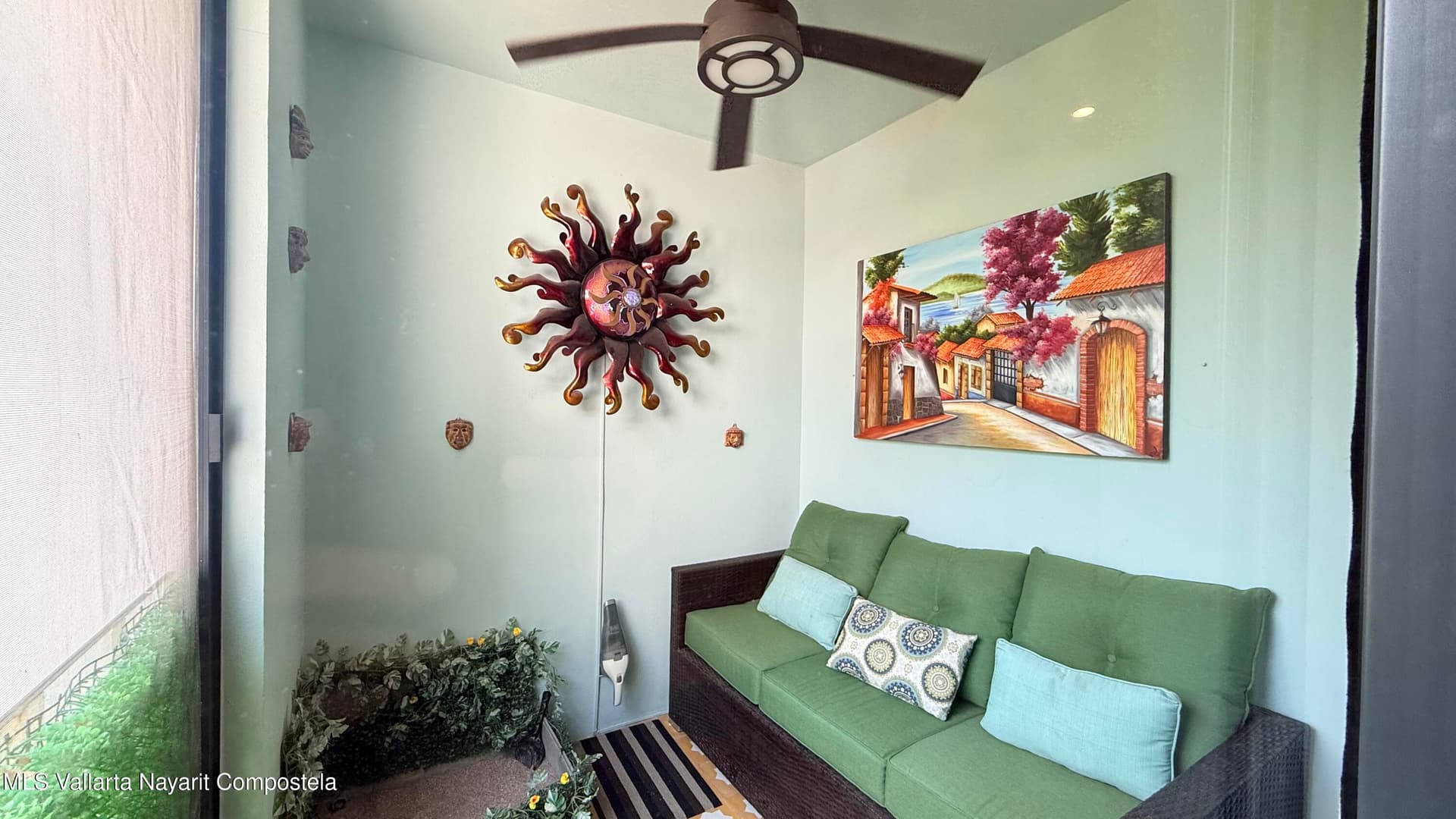 105 Sail View 18