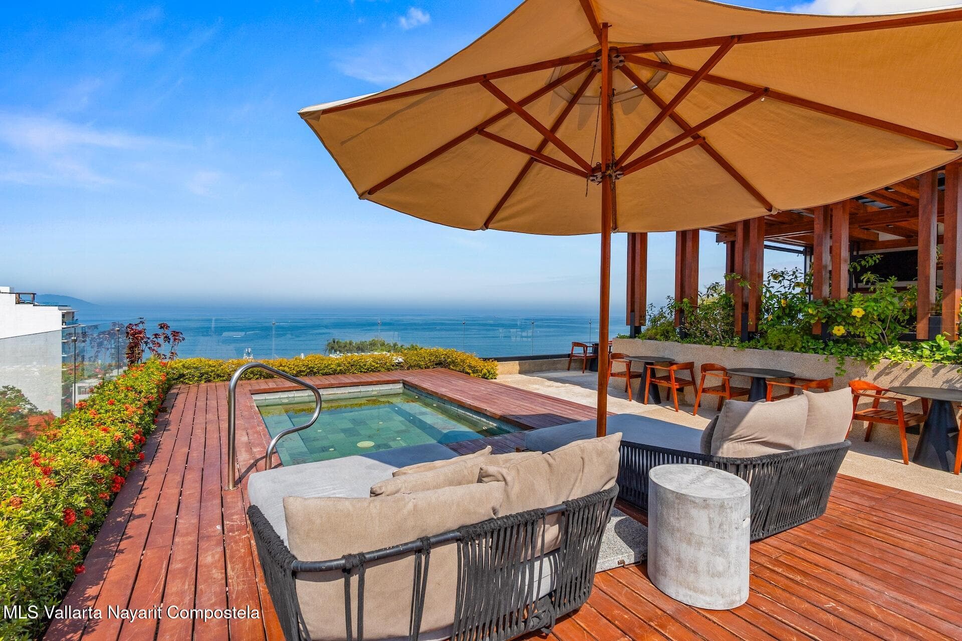 105 Sail View 30